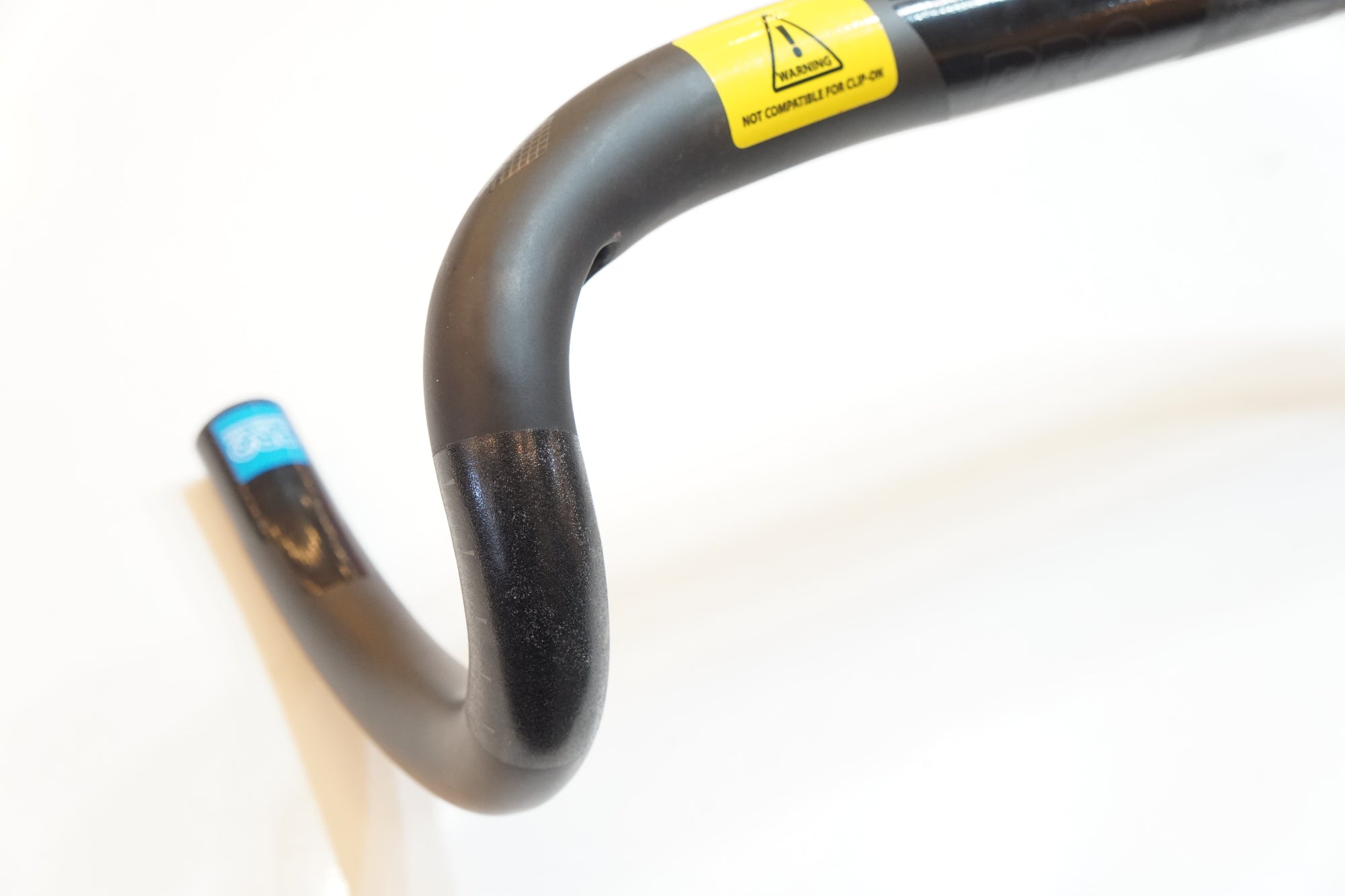 SHIMANO 「シマノ」 PRO VIBE CARBON φ31.8 400mm ドロップハンドル / バイチャリ浦和ベース