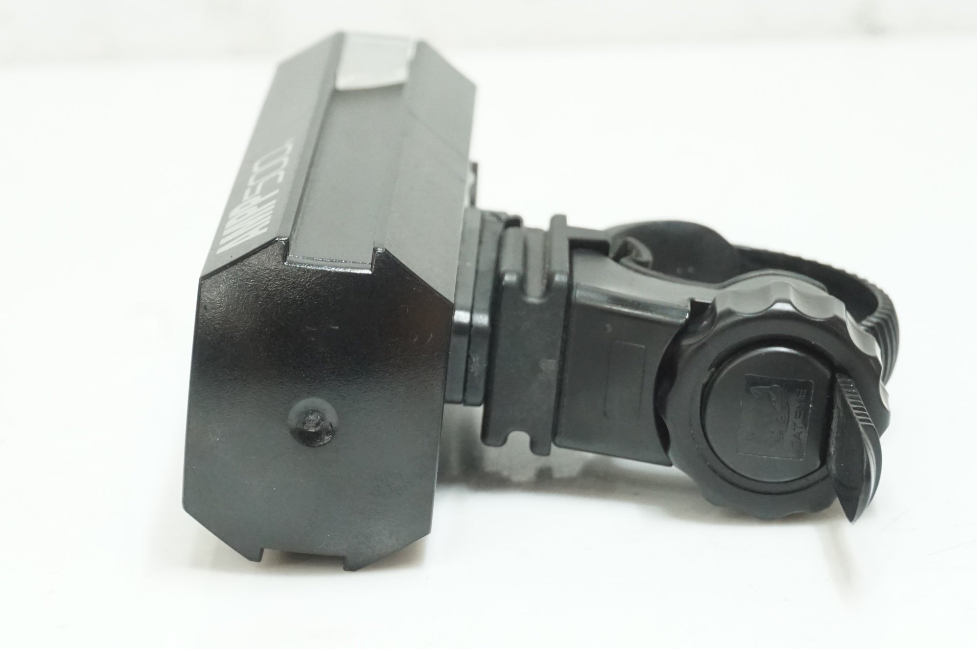 CATEYE 「キャットアイ」 AMPP500 フロントライト / 大宮店