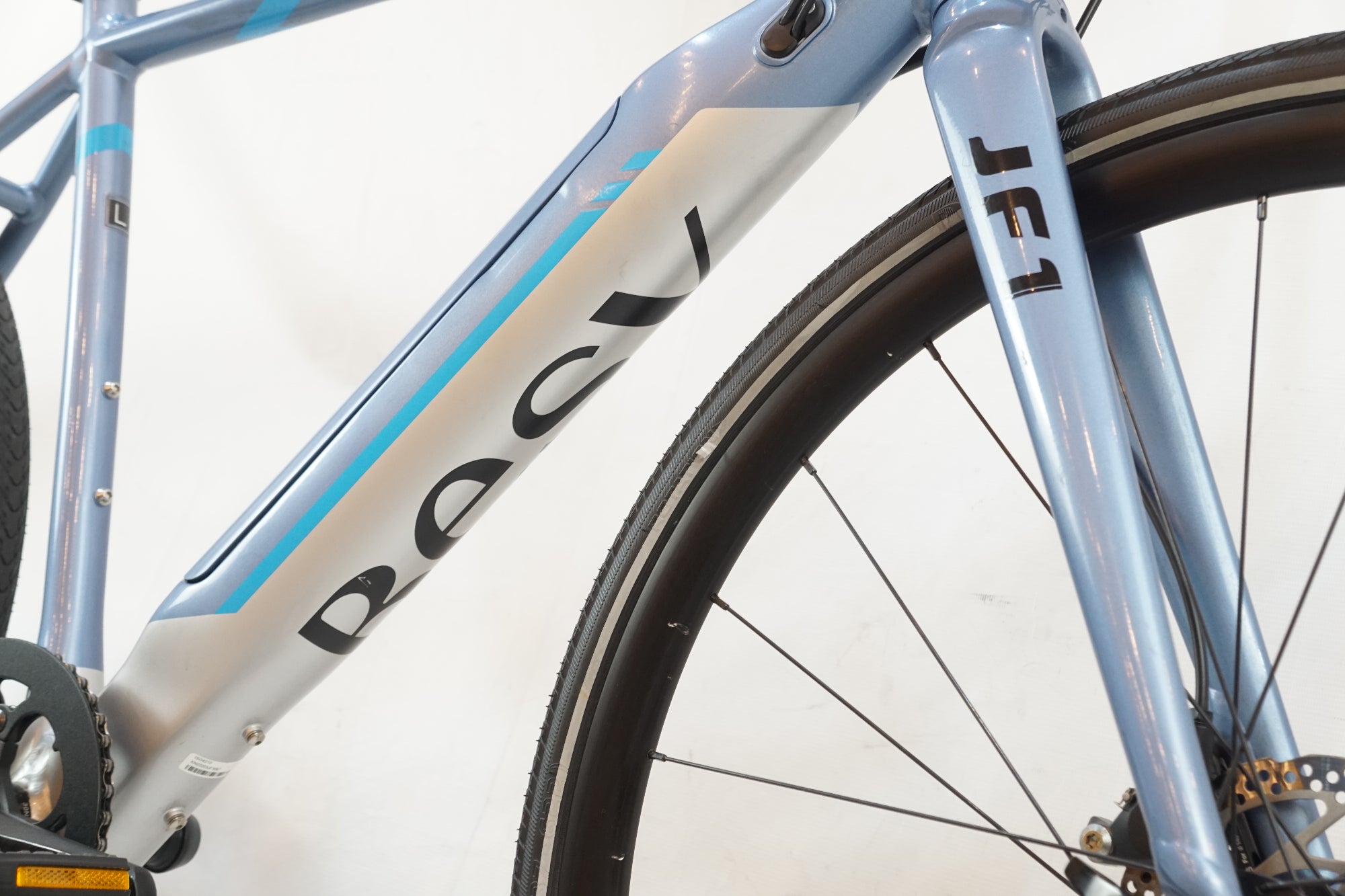 BESV 「ベスビー」 JF1 2022年モデル 電動アシスト自転車 / バイチャリ浦和ベース