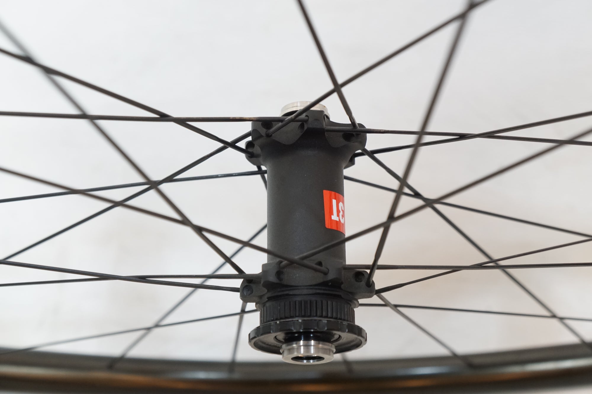 3T 「スリーティー」 DISCUS C35 TEAM STEALTH シマノ11速 ホイールセット / バイチャリ浦和ベース