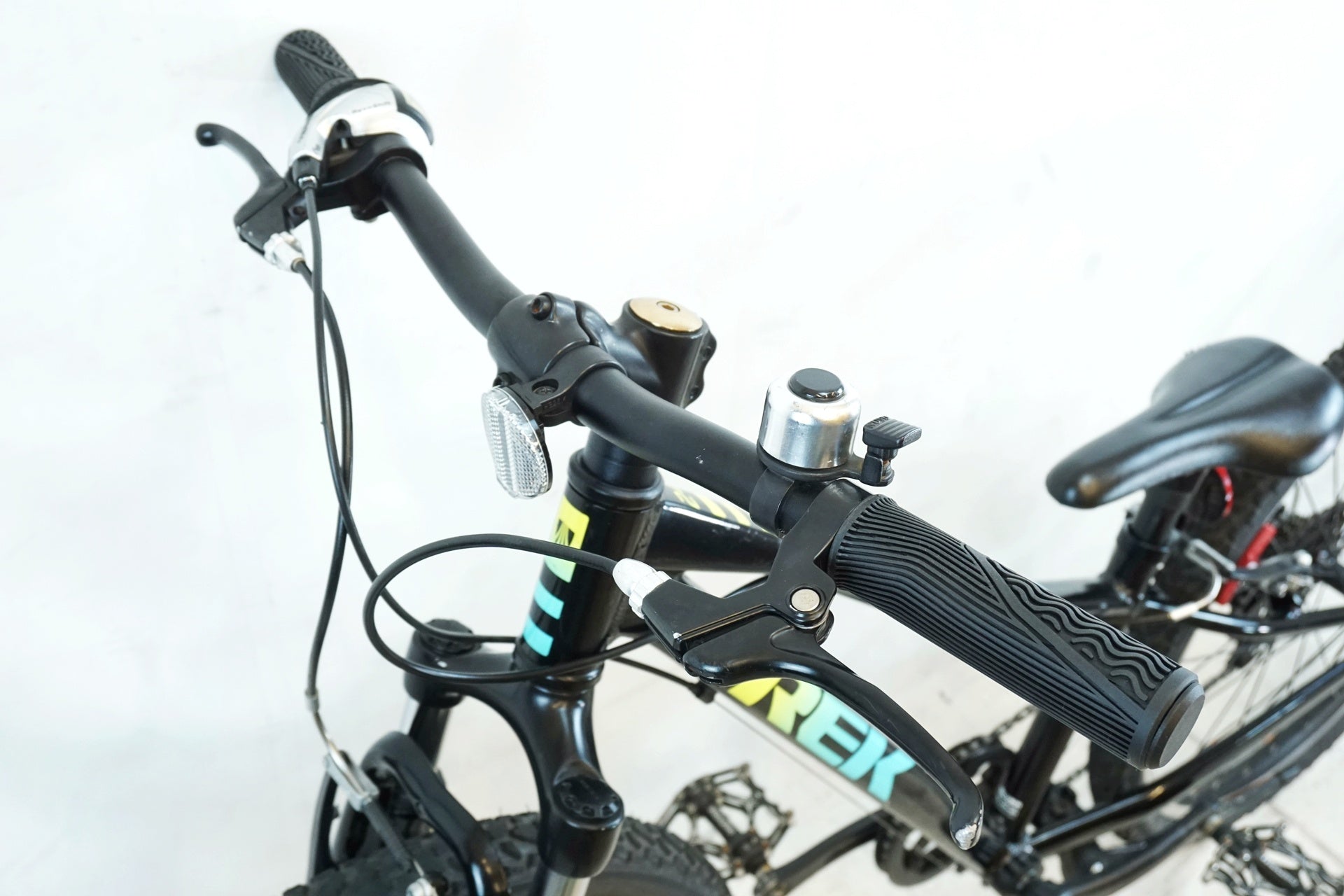 TREK 「トレック」 PRECALIBER 24 2023年モデル キッズバイク / 有明