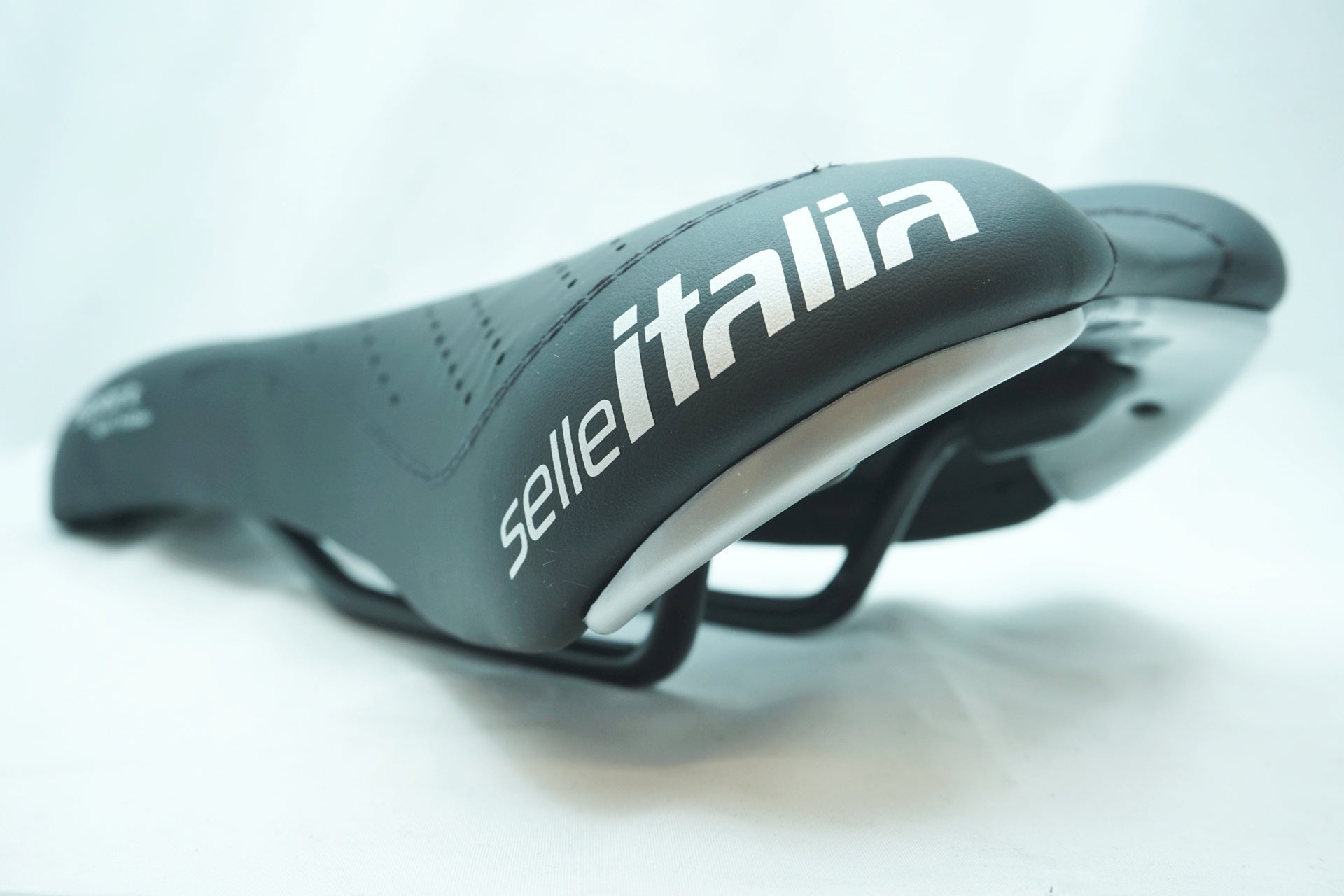 SELLE ITALIA 「セライタリア」 SPORT GEL FLOW サドル / 有明ガーデン