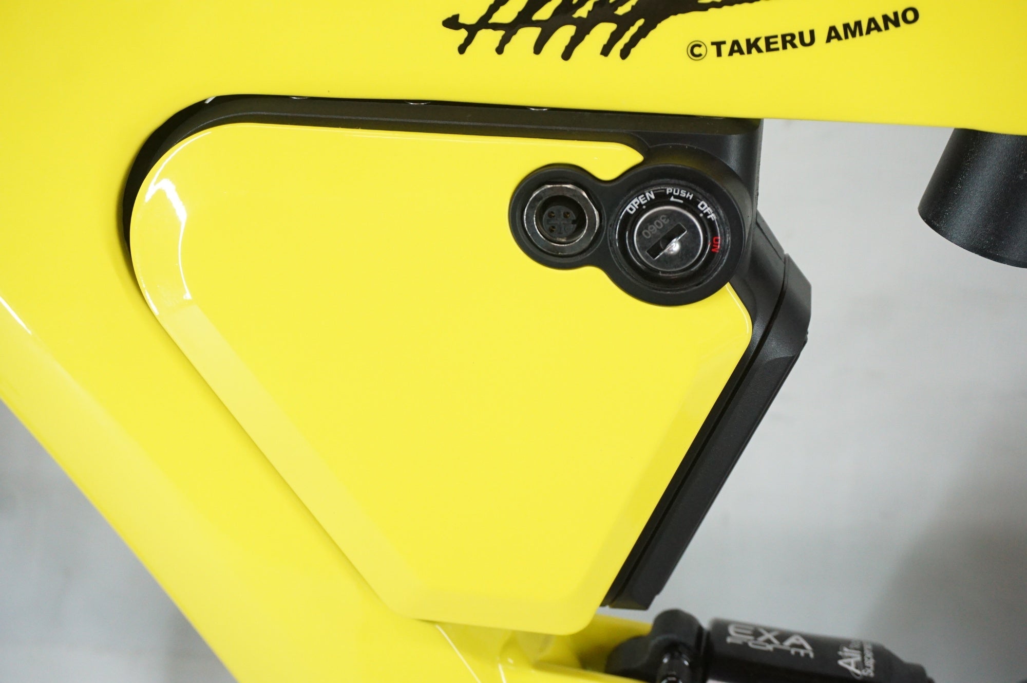 BESV 「べスビー」 PSA1 MAISON BESV TAKERU AMANO Venus 2025年モデル 20インチ 電動アシスト自転車 / 阪急塚口店
