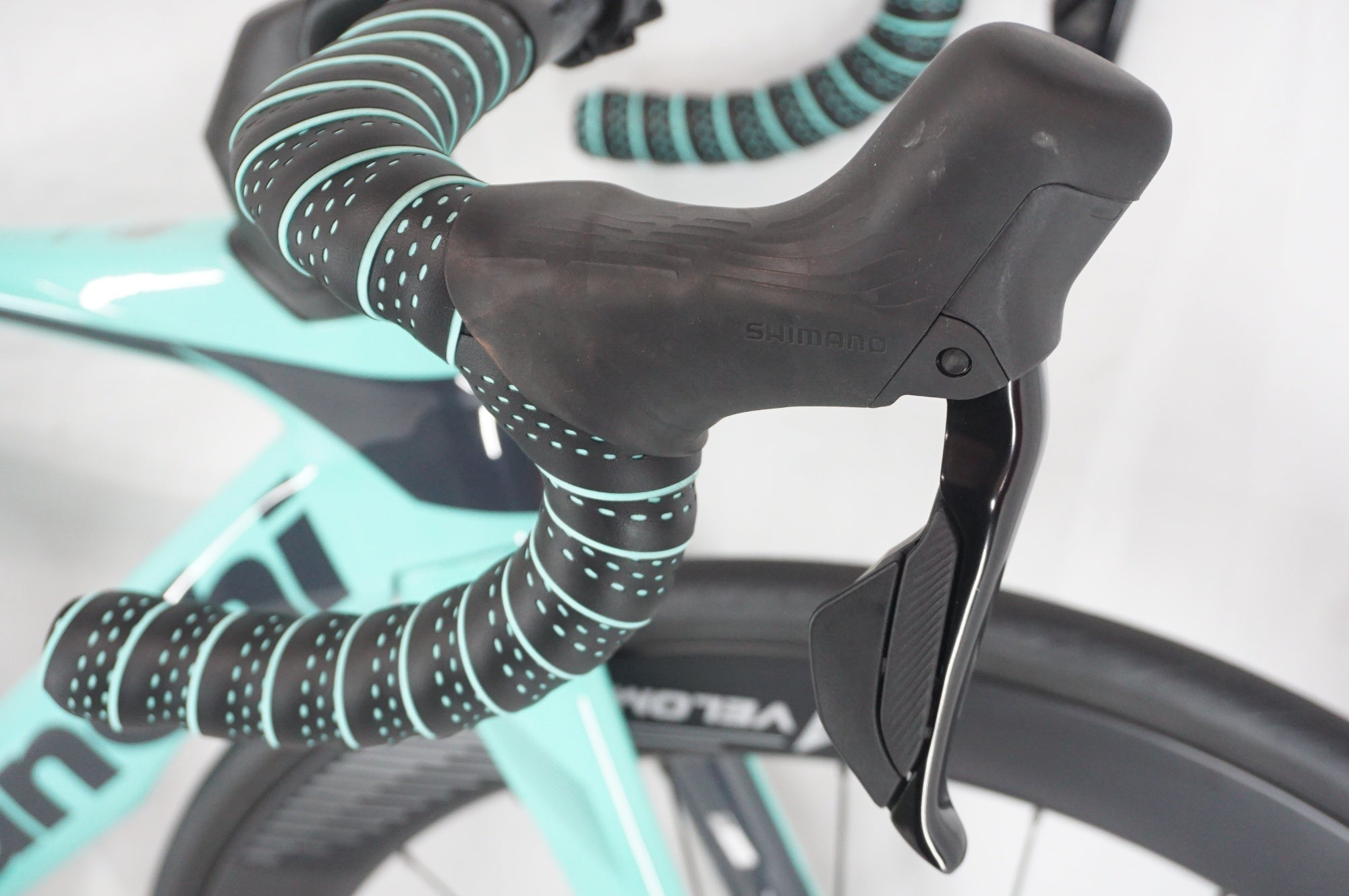 BIANCHI 「ビアンキ」 OLTRE COMP 105 Di2 2024年モデル ロードバイク / 阪急塚口店