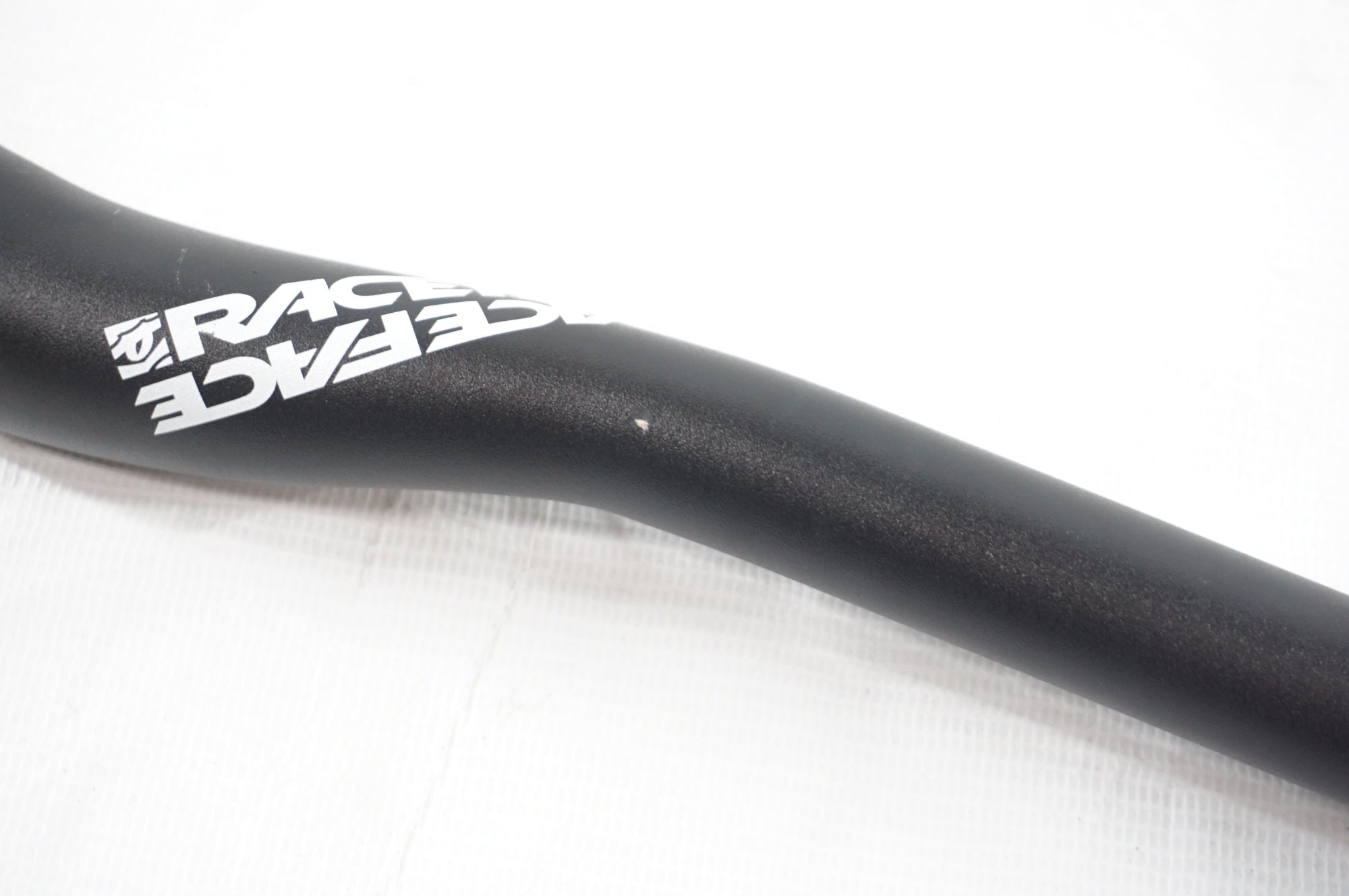 RACEFACE 「レースフェイス」 Φ31.8 710mm ハンドル / 阪急塚口店