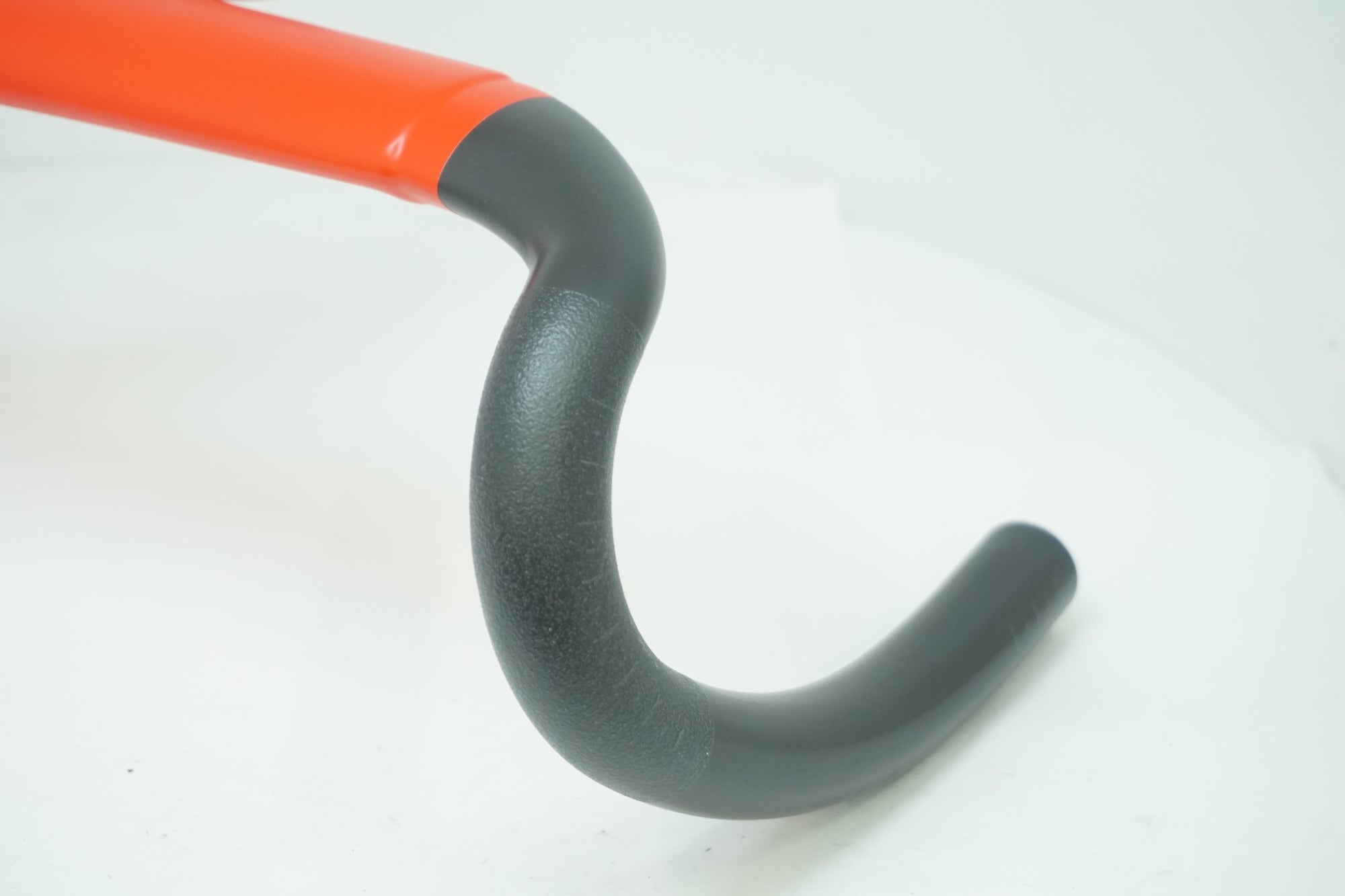 BMC 「ビーエムシー」 ICS CARBON AERO 360mm コックピットシステム ハンドル / 大阪美原北インター店