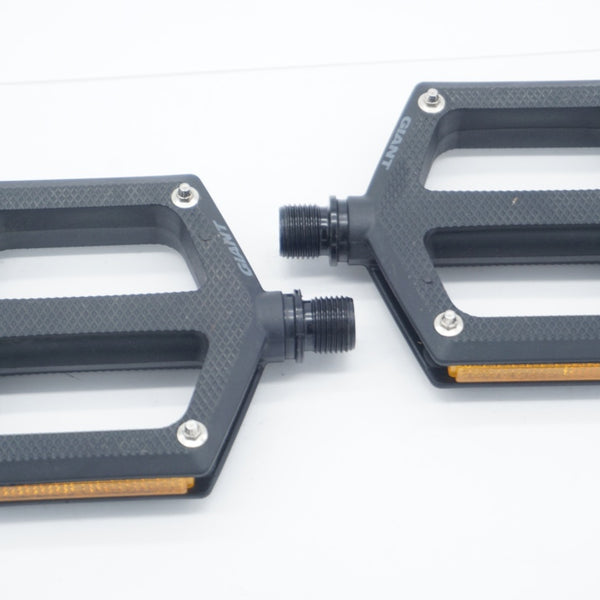 キャニオン mtb 純正フラットペダル Canyon MTB Performance Flat Pedals | CANYON JP