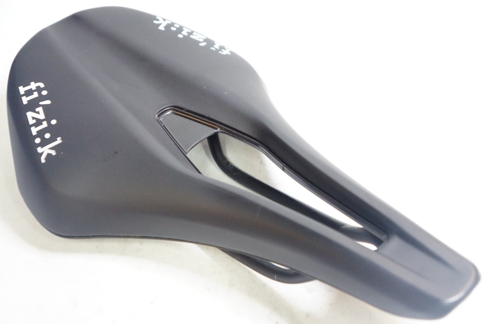 FIZIK 「フィジーク」 TEMPO ARGO R5 サドル / 熊谷本店