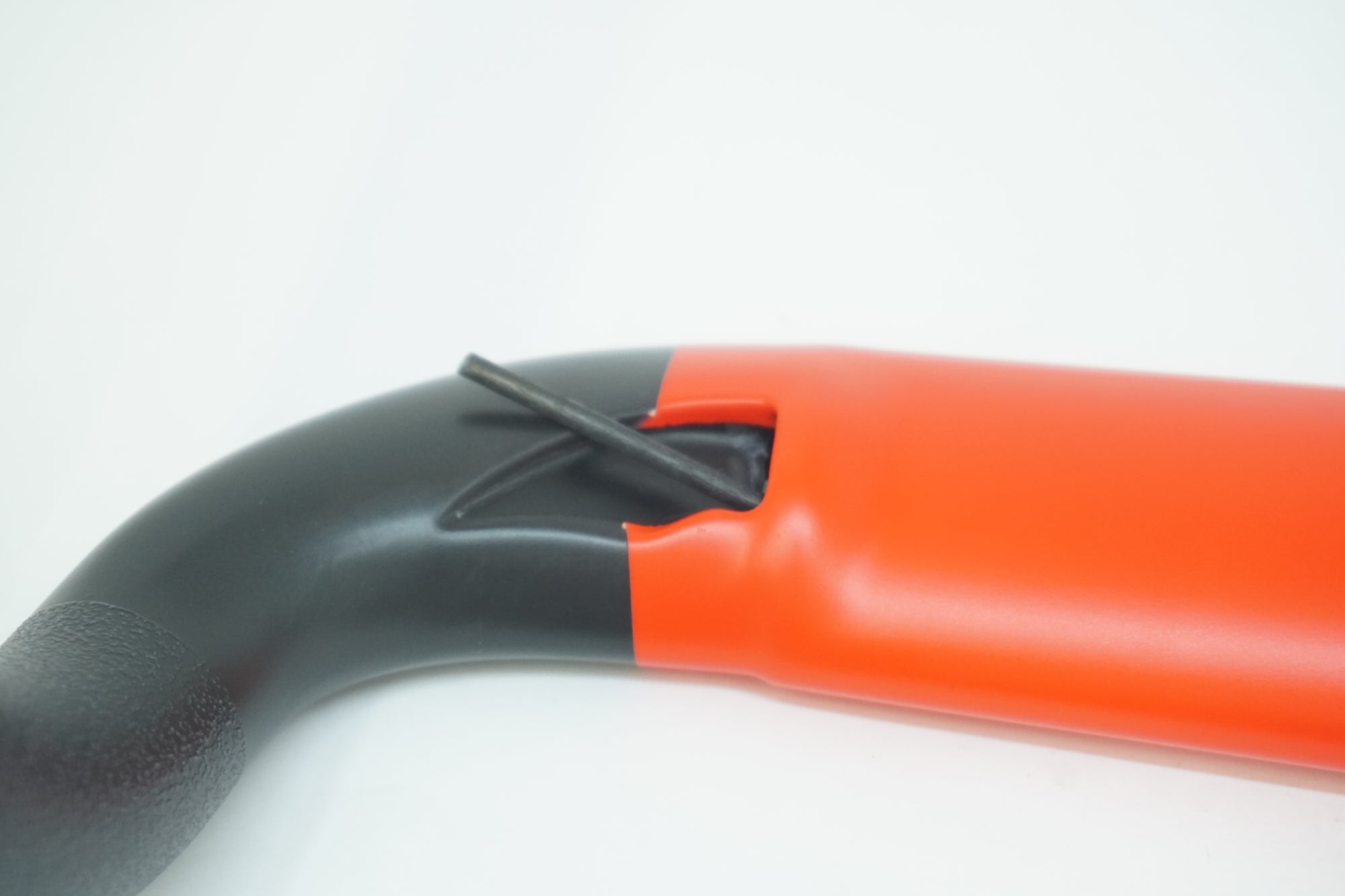 BMC 「ビーエムシー」 ICS CARBON AERO 360mm コックピットシステム ハンドル / 大阪美原北インター店