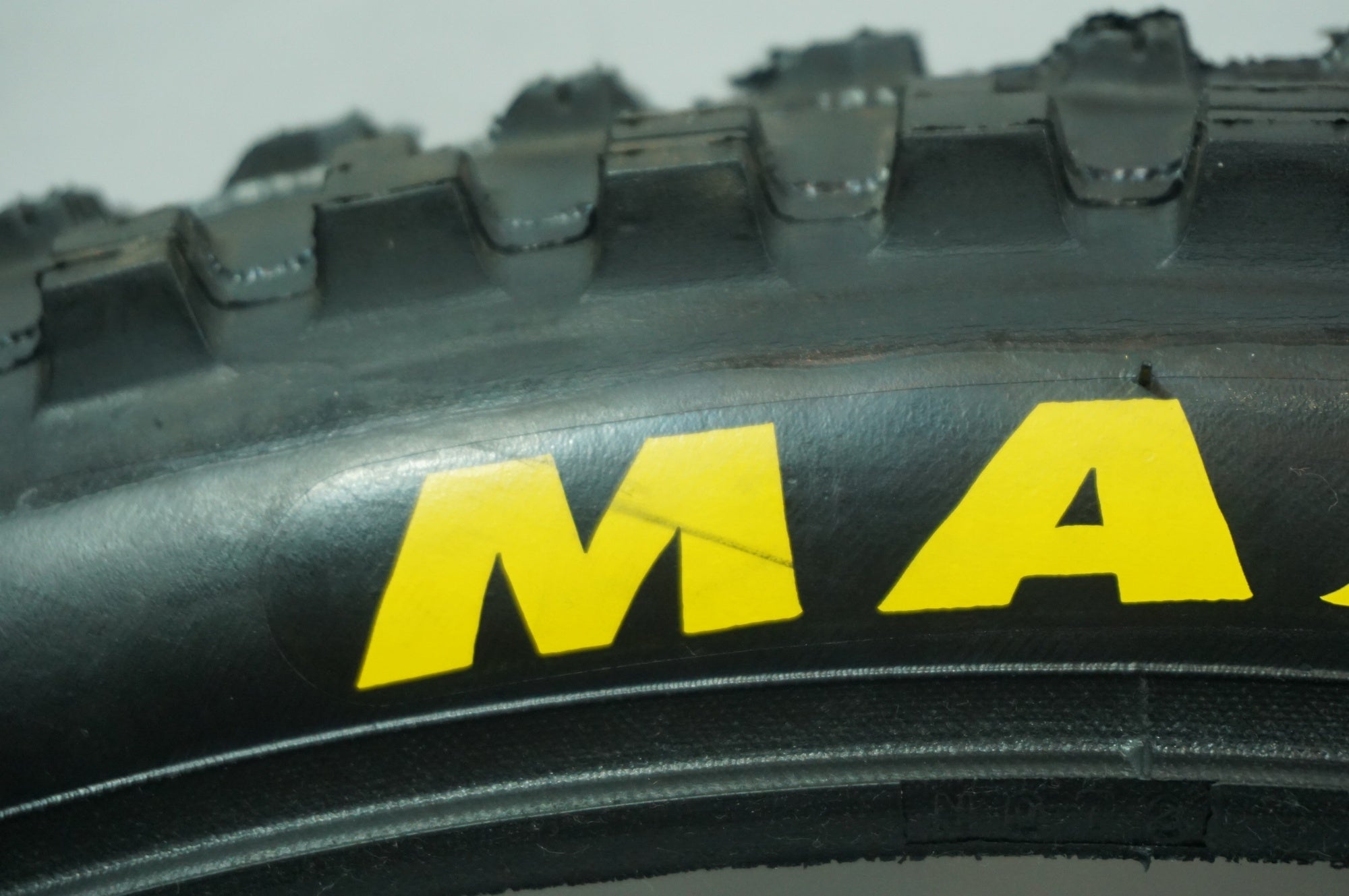 MAXXIS 「マキシス」 MINION DHR 2 26x2.40 タイヤ / 世田谷店