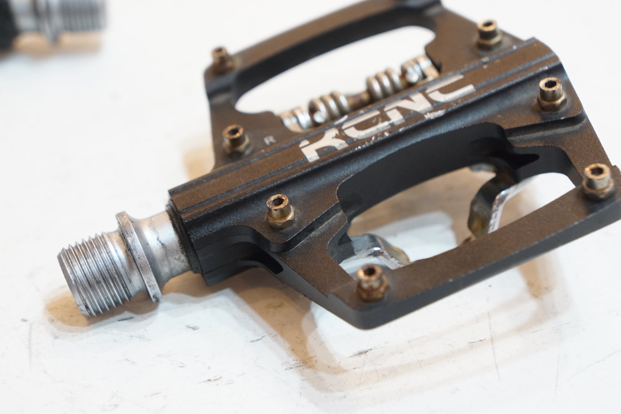 KCNC 「ケーシーエヌシー」 KPED09 ペダル Amazon | KCNC KPED09 Lightweight MTB Clipless Platform