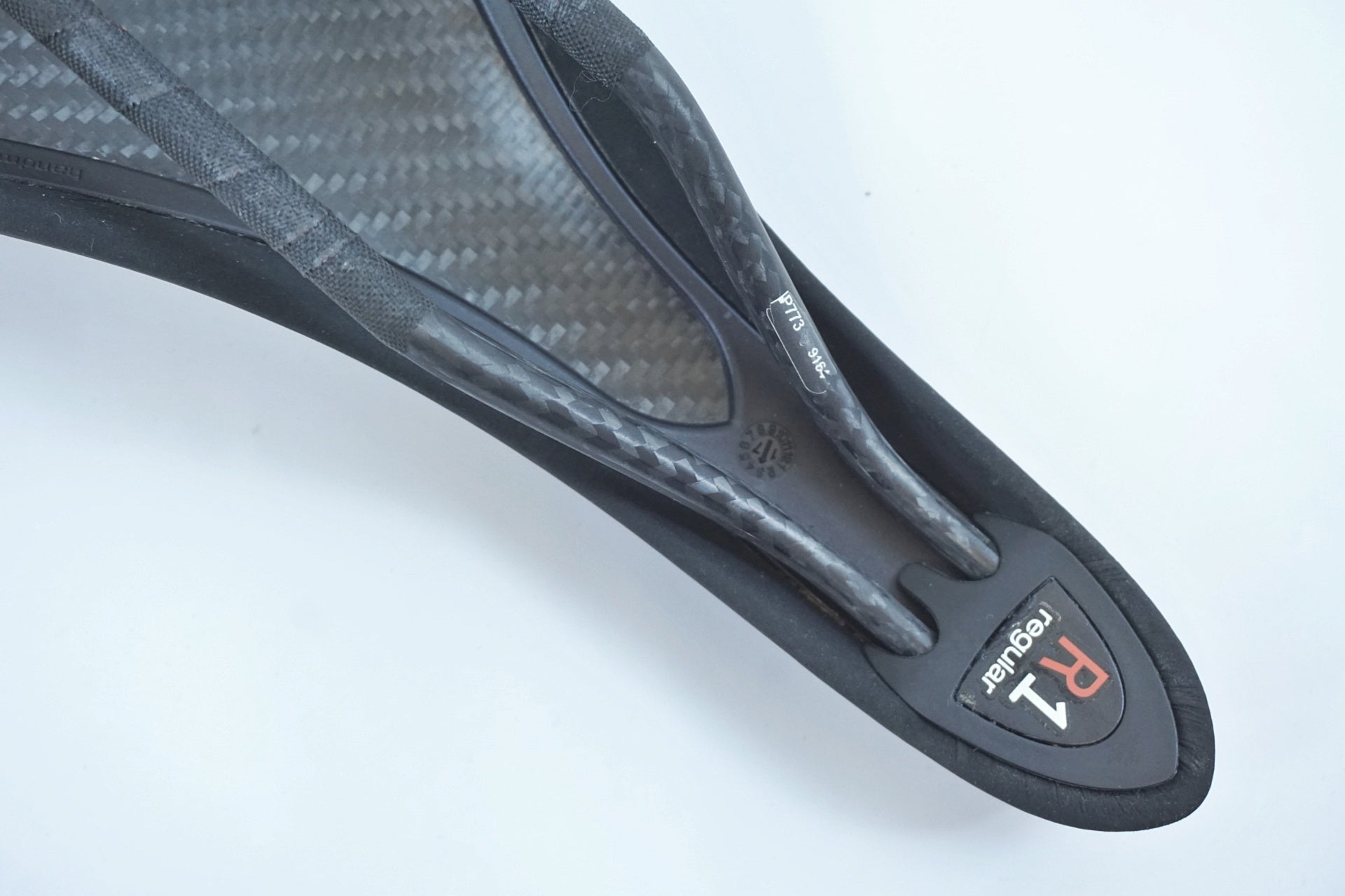 FIZIK 「フィジーク」 ALIANTE R1 サドル / 有明ガーデン店