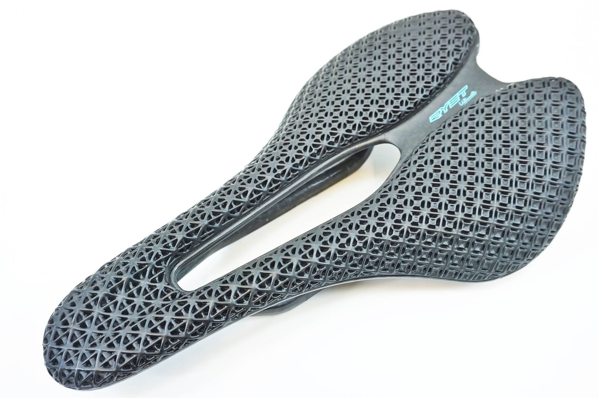 RYET 「リーエト」 3D HONEY COMB サドル / 有明ガーデン店