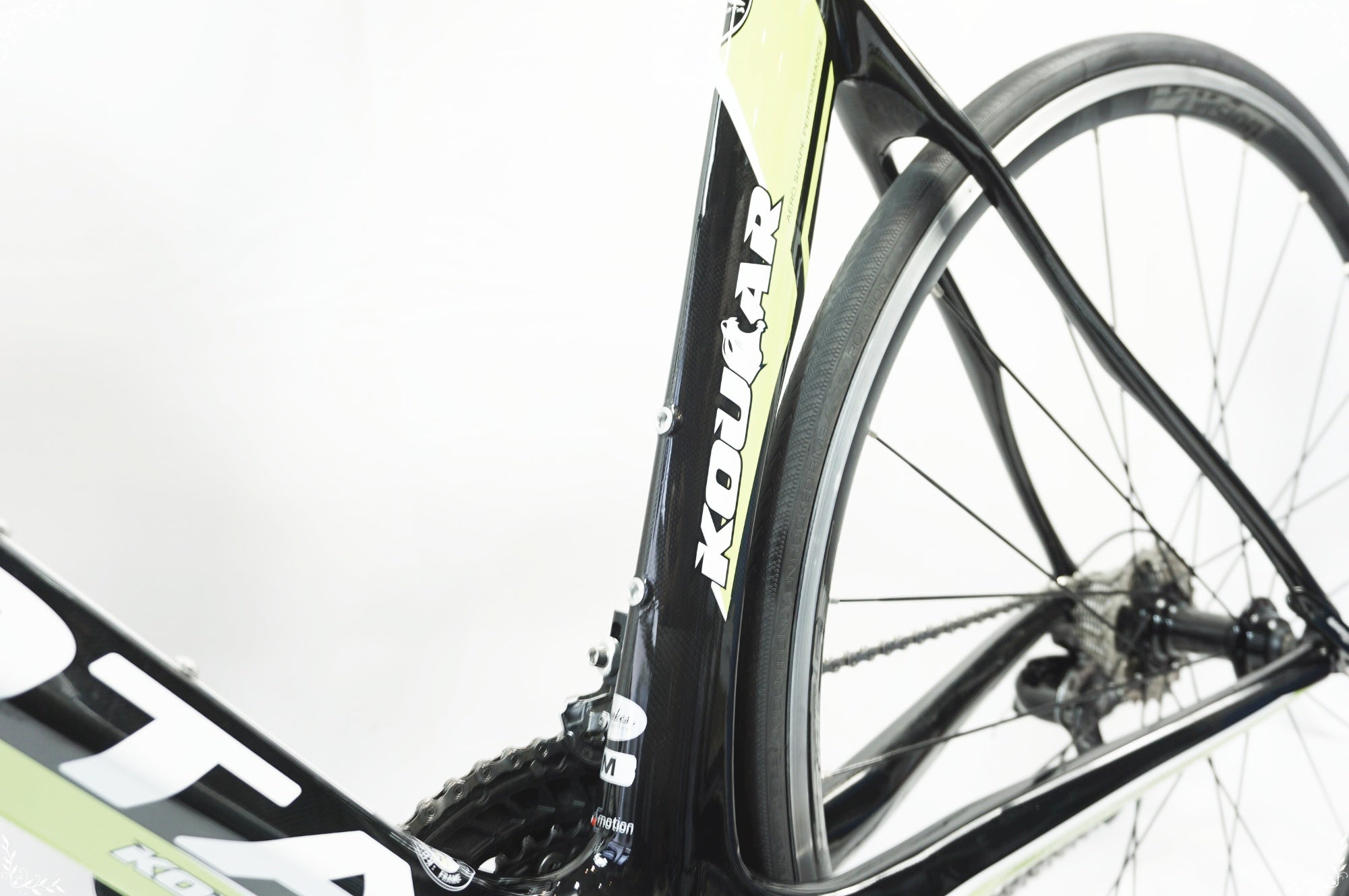 KUOTA 「クオータ」 KOUGAR 105 2015年モデル ロードバイク