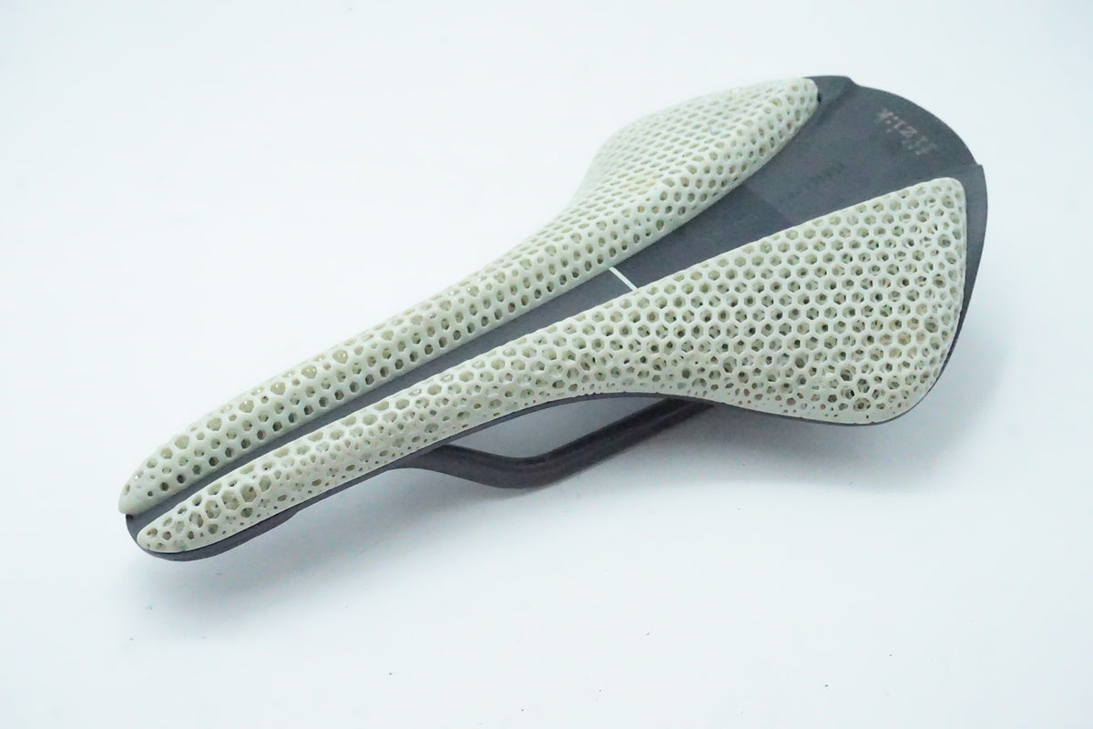 FIZIK「フィジーク」 ANTARES VERSUS EVO ADAPTIVE サドル/ 京都西院店