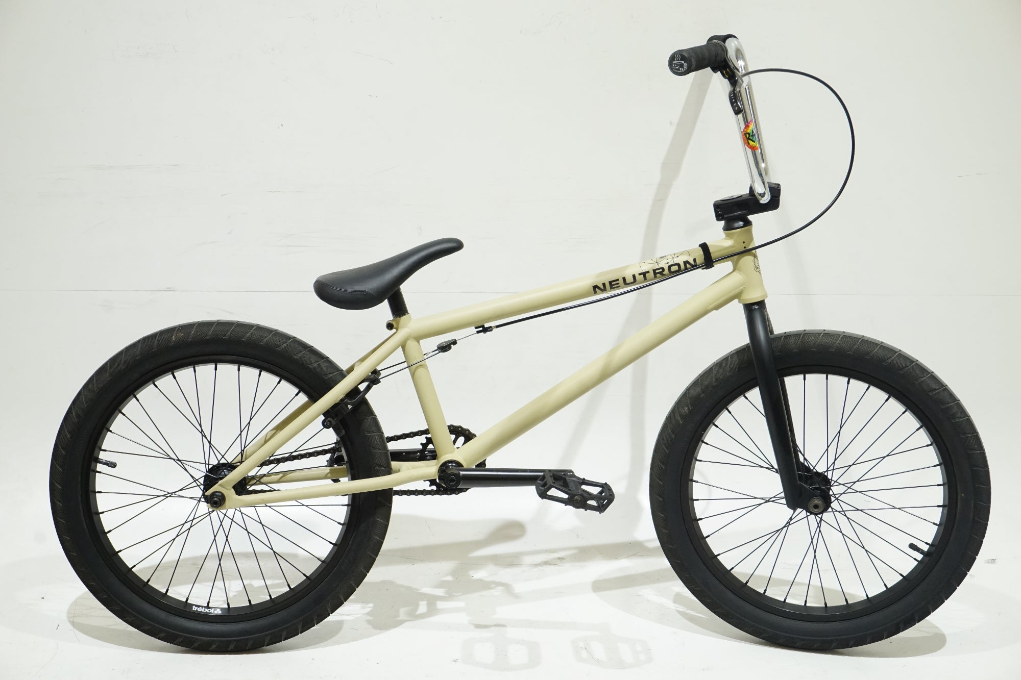 FLYBIKES 「フライバイクス」 NEUTRON 2017年モデル BMX / 浜松店