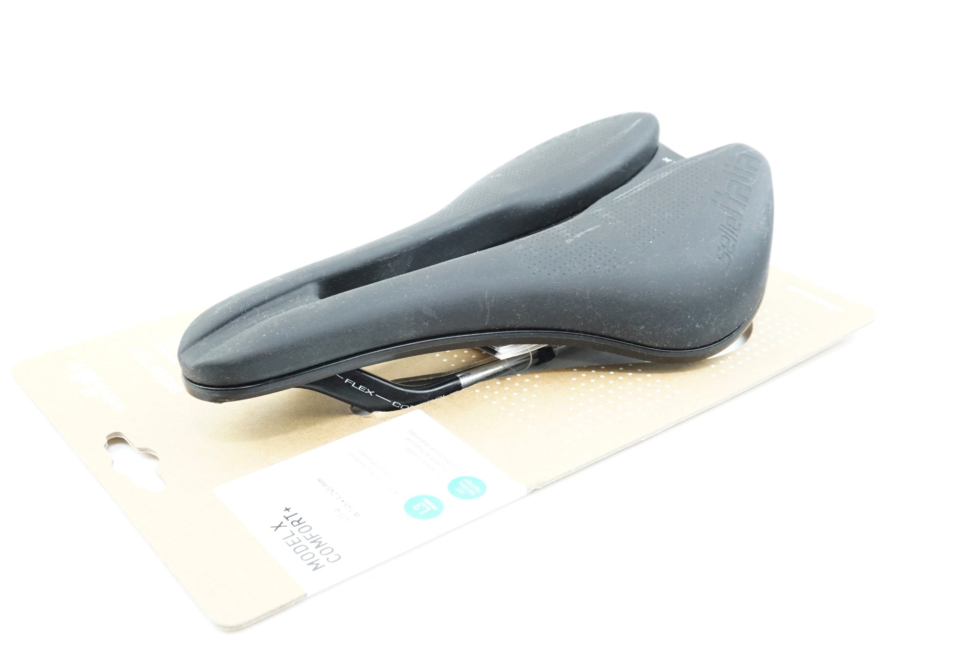 SELLE ITALIA 「セライタリア」 MODEL X COMFORT+ SUPERFLOW サドル