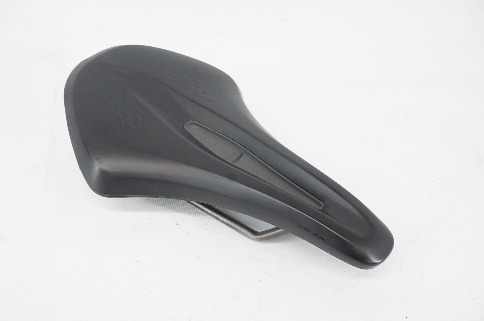 FIZIK 「フィジーク」 TERRA ARGO X3 サドル / 阪急塚口店