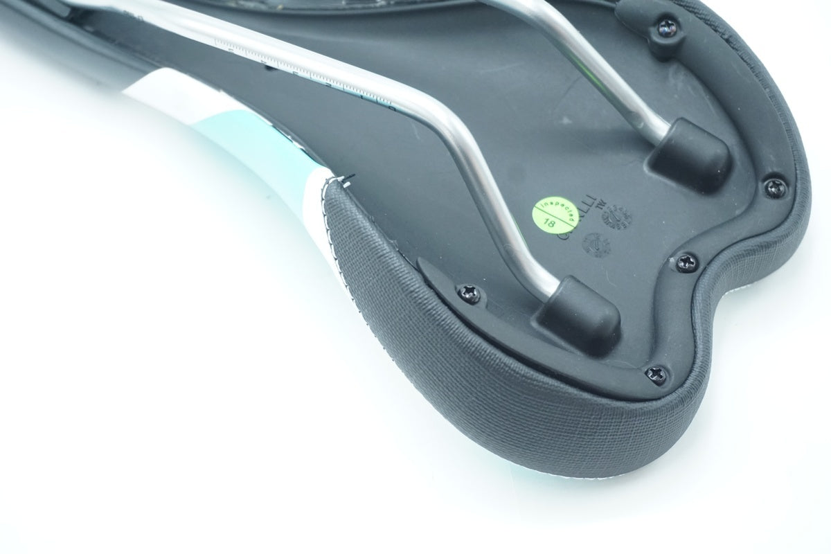 GSR「ジーエスアール」 GOOD SMILE RACING TYPE-3 サドル/ 京都西院店