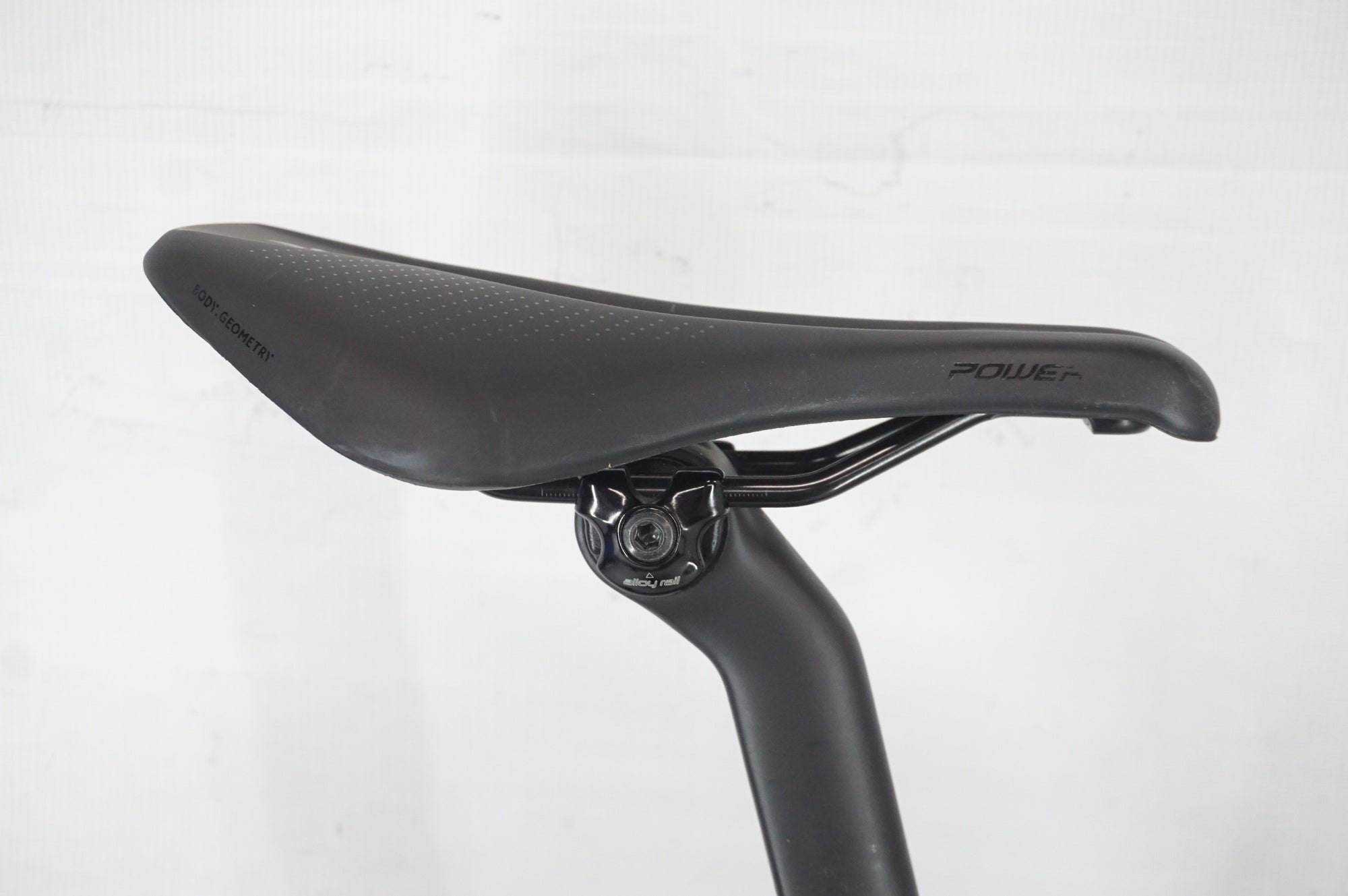 SPECIALIZED 「スペシャライズド」 ROUBAIX SL8 SPORT 2024年モデル ロードバイク / 阪急塚口店