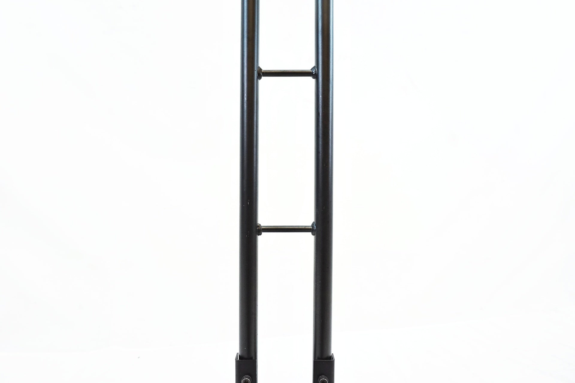 IWA 「イワ」 A01V ディスプレイスタンド / 有明ガーデン店