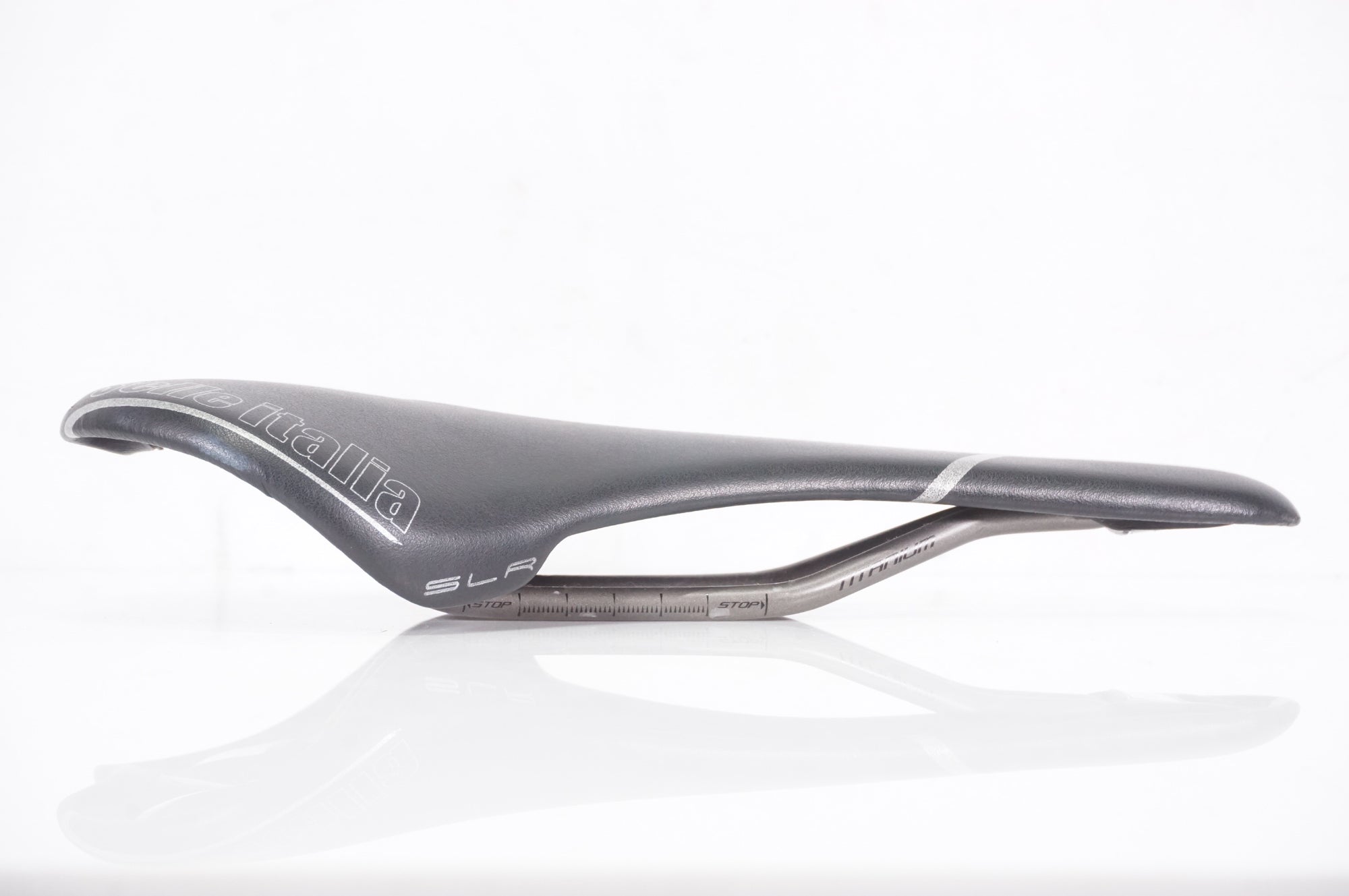 SELLE ITALIA 「セライタリア」 SLR TITANIUM サドル / AKIBA店