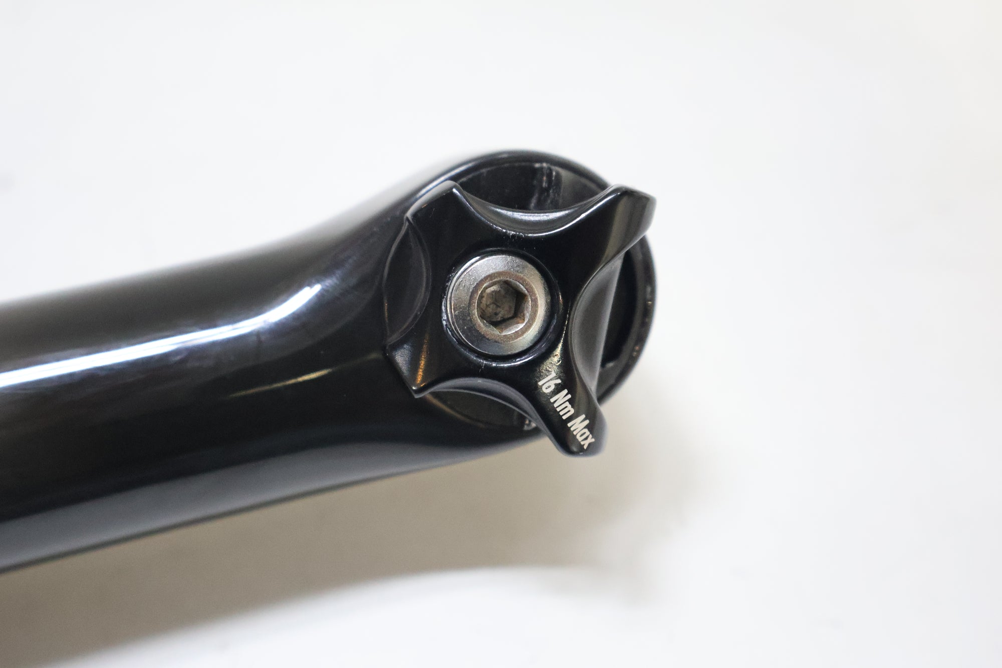 BONTRAGER 「ボントレガー」 カーボンシートマストキャップ / 高知店