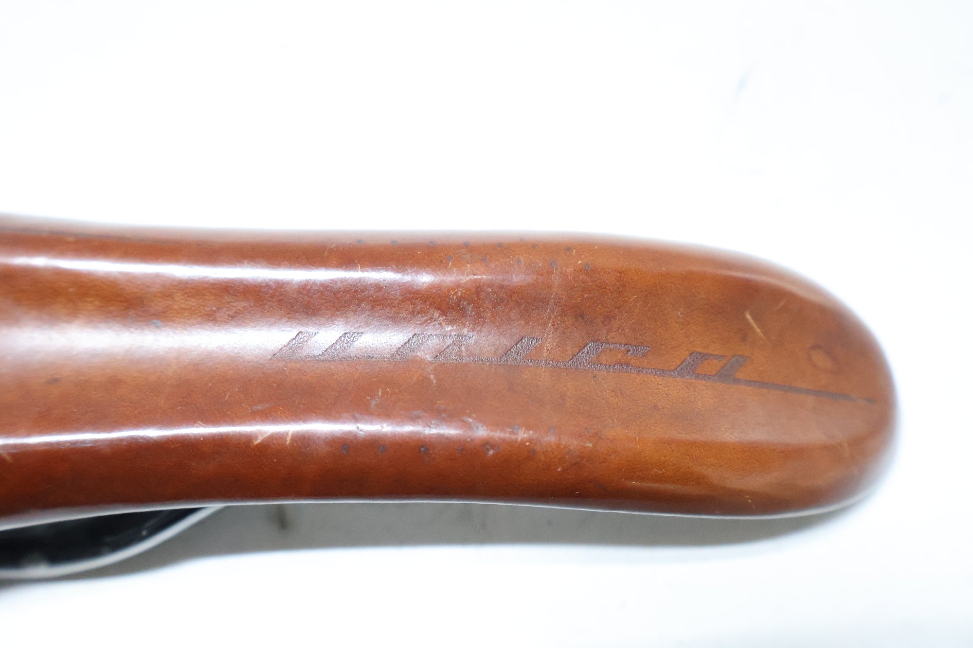 B-PEOPLE 「ビーピーポー」 UNICA カーボンサドル / 高知店