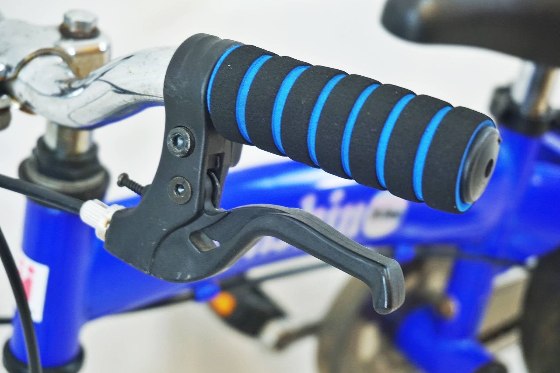 【送料無料】vitamin i factory へんしんバイク12インチ　青 VITAMIN I FACTORY 「ビタミンアイファクトリー」 HENSHINBIKE