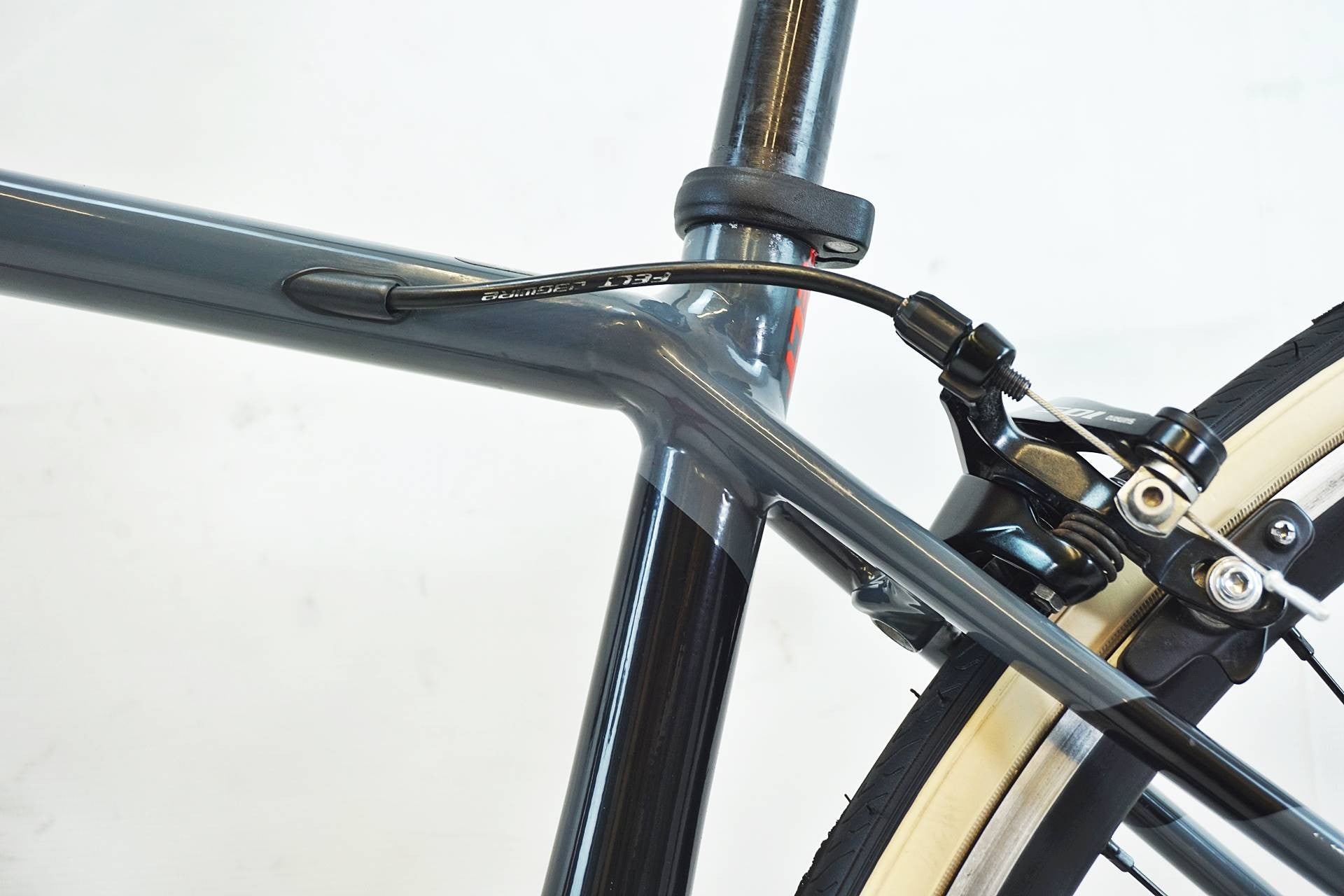 FELT 「フェルト」 FR30 2019年モデル ロードバイク / 有明ガーデン店