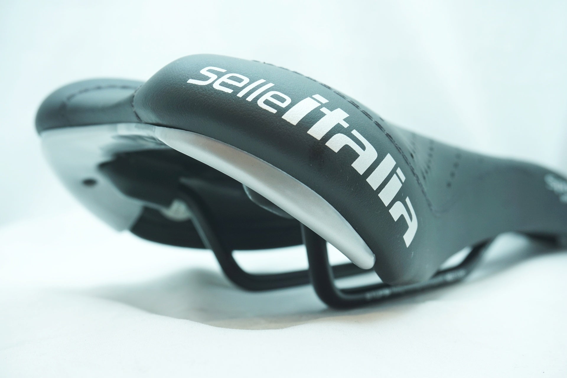 SELLE ITALIA 「セライタリア」 SPORT GEL FLOW サドル / 有明ガーデン