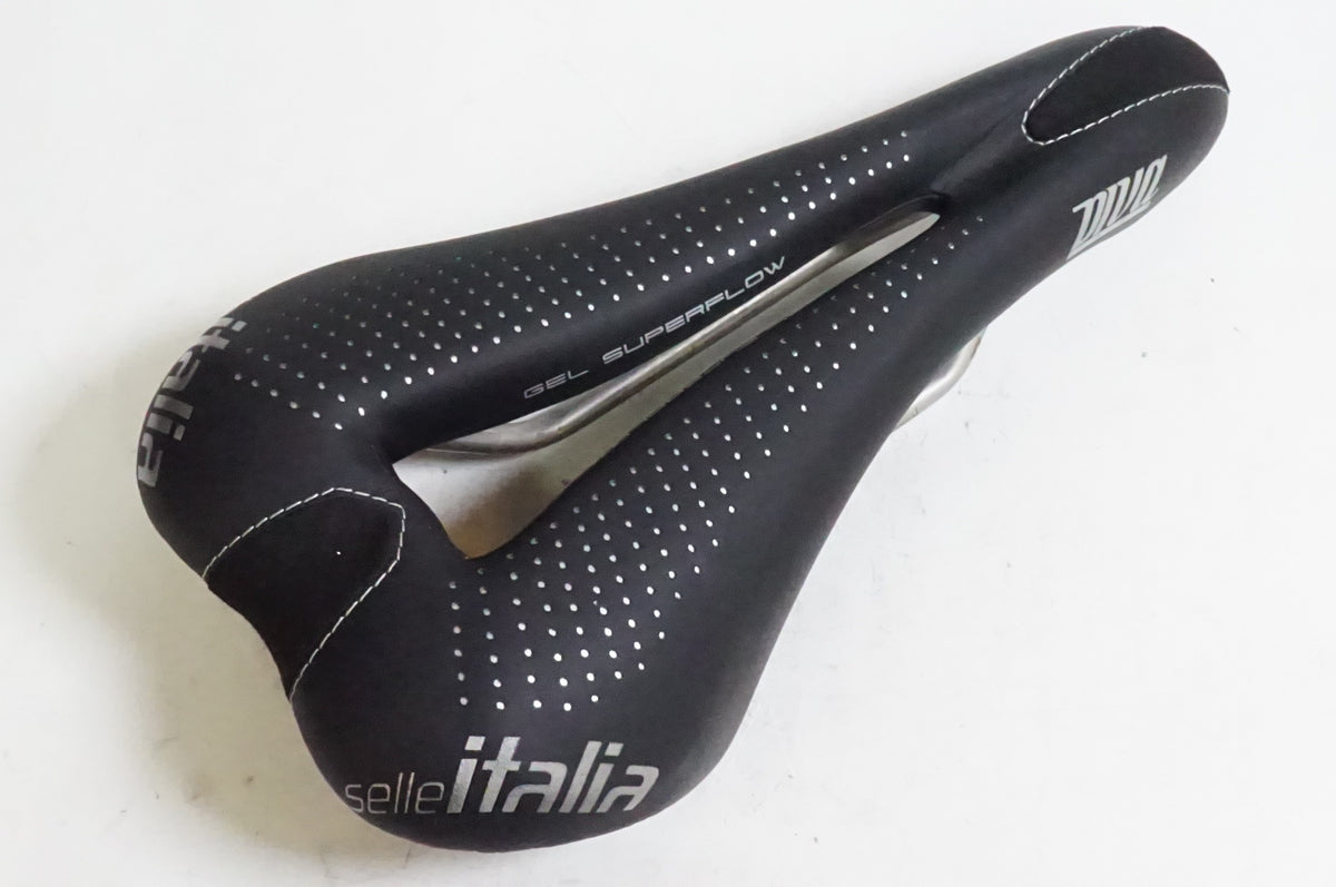 SELLE ITALIA 「セライタリア」 DIVA GEL SUPERFLOW サドル / 熊谷本店