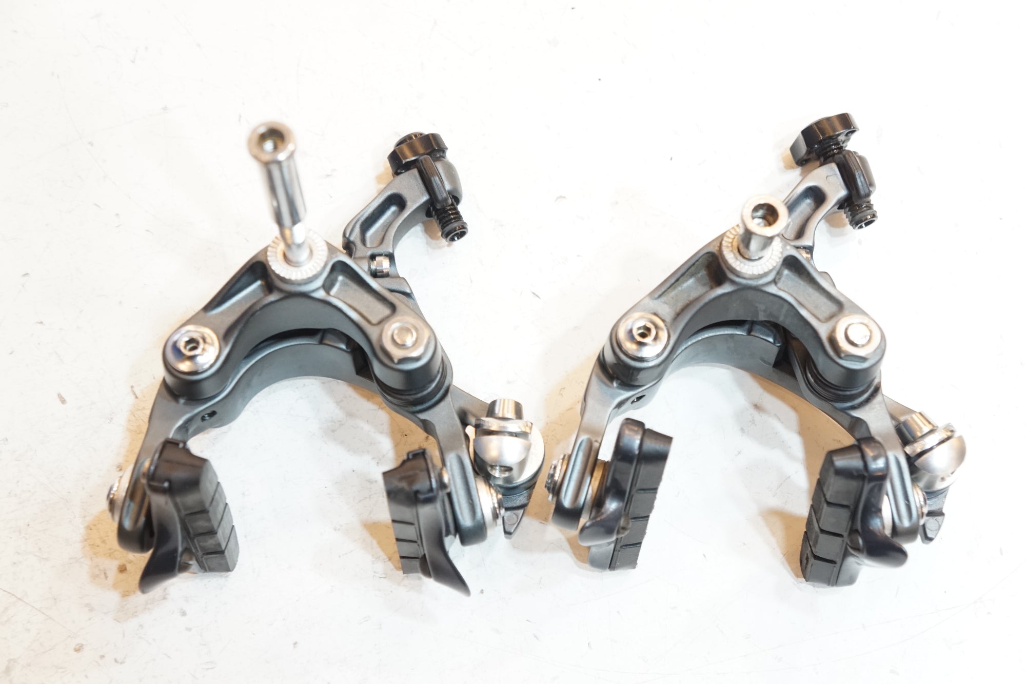 Shimano Ultegra 6800系ブレーキキャリパー SHIMANO 「シマノ」 ULTEGRA BR-6800 キャリパーブレーキ / 熊谷