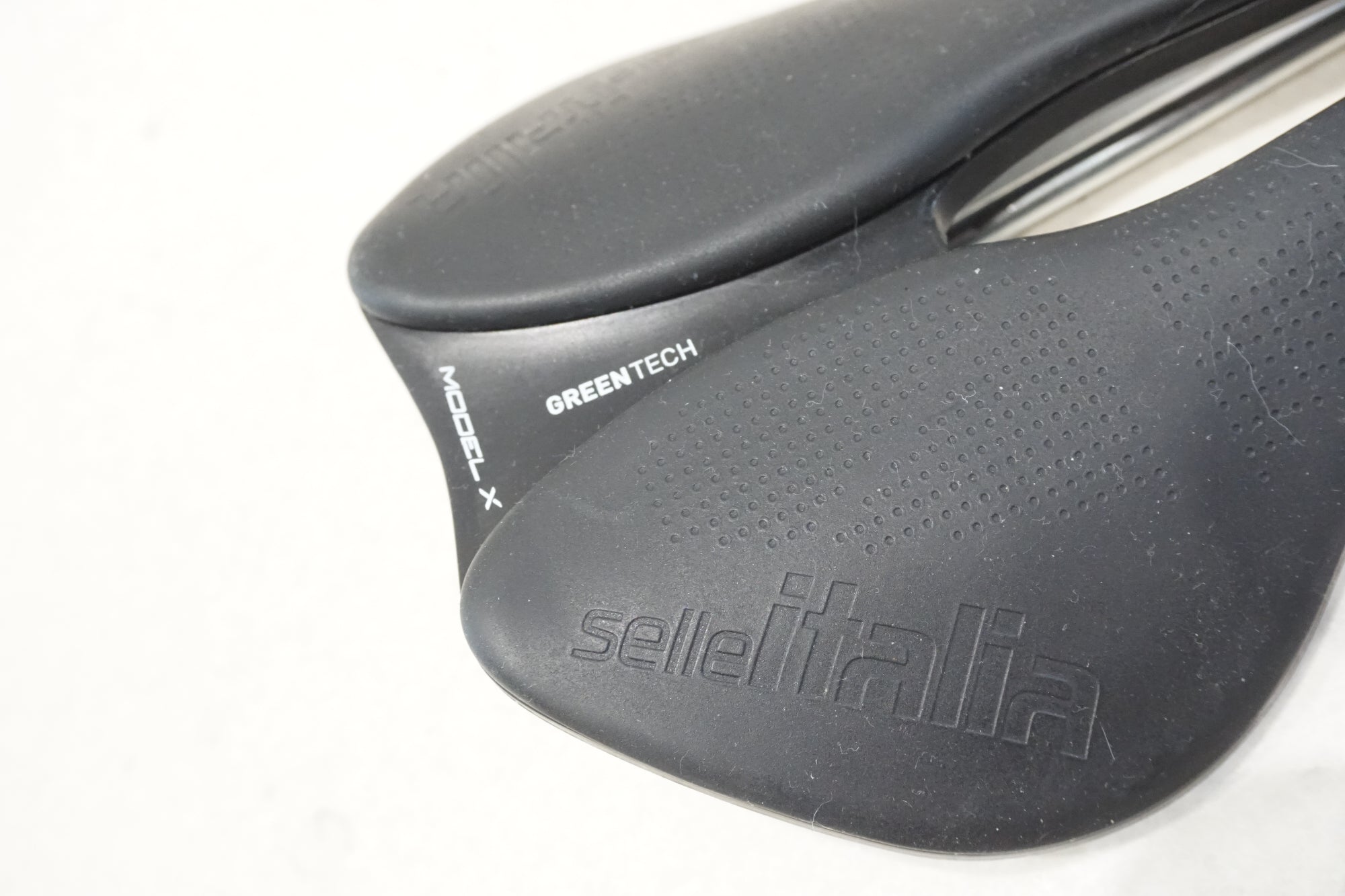 SELLE ITALIA 「セライタリア」 MODEL X BOOST スチールレール サドル