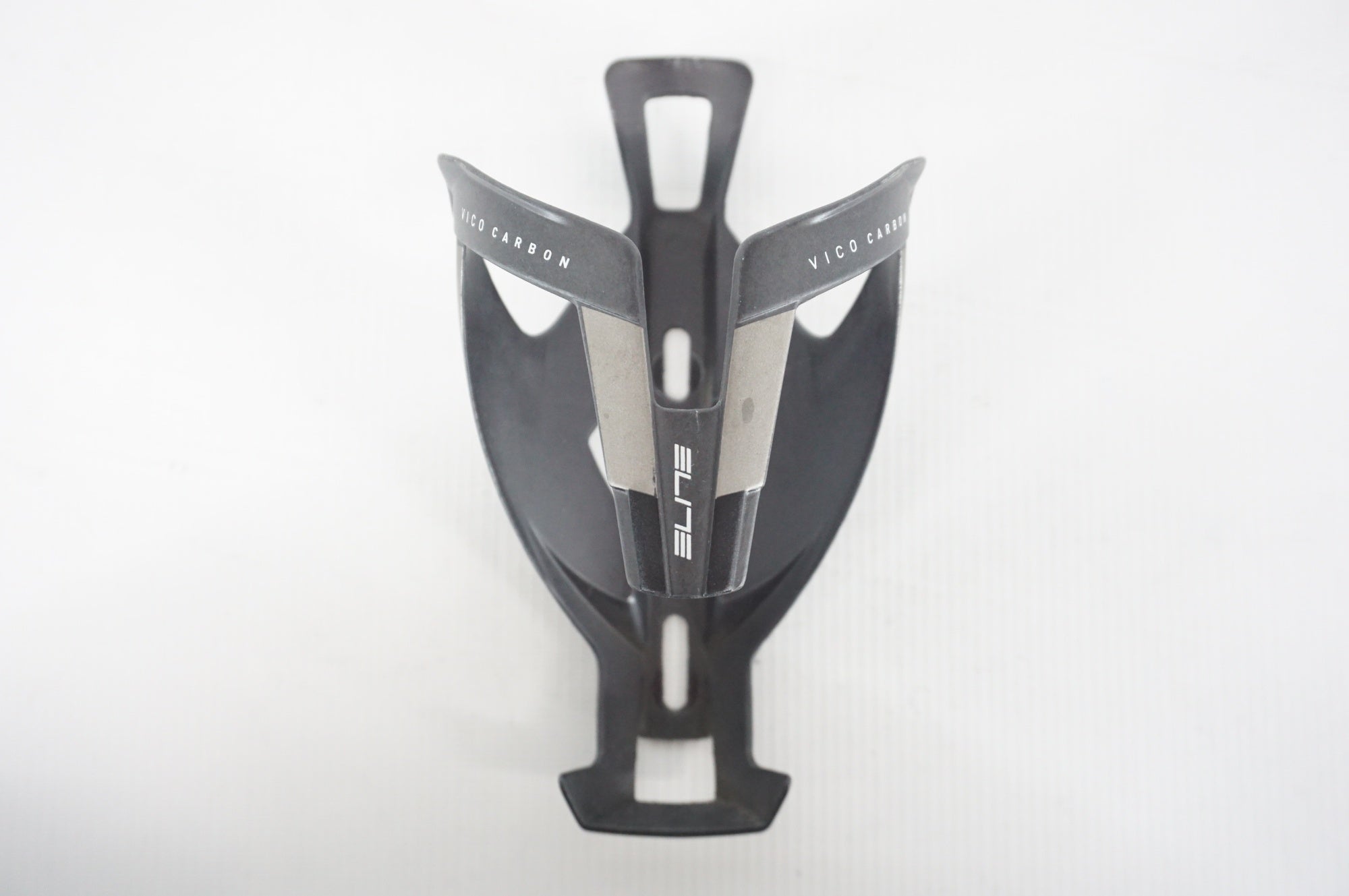 ELITE 「エリート」 VICO CARBON ボトルケージ / 阪急塚口店