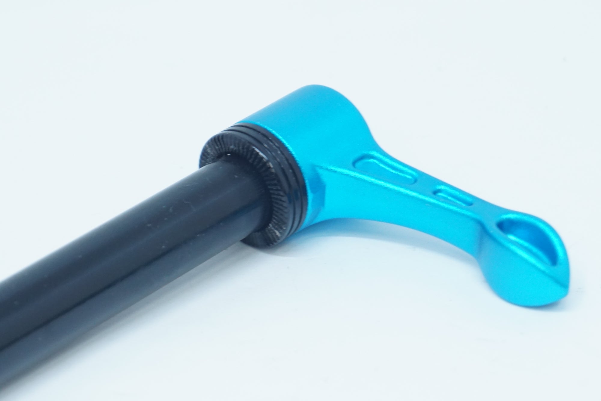 KCNC 「ケーシーエヌシー」 スルーアクスル / 大阪美原北インター店