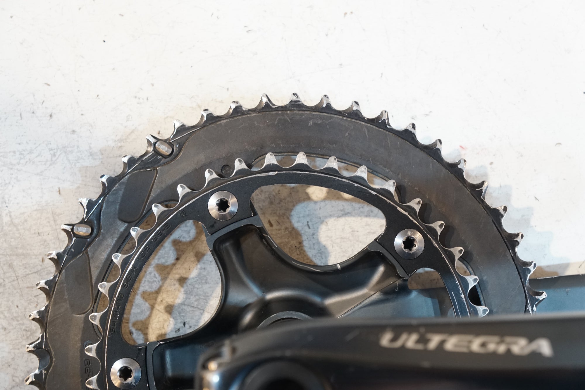 SHIMANO 「シマノ」 ULTEGRA FC-6700 172.5mm 52-39T クランクセット