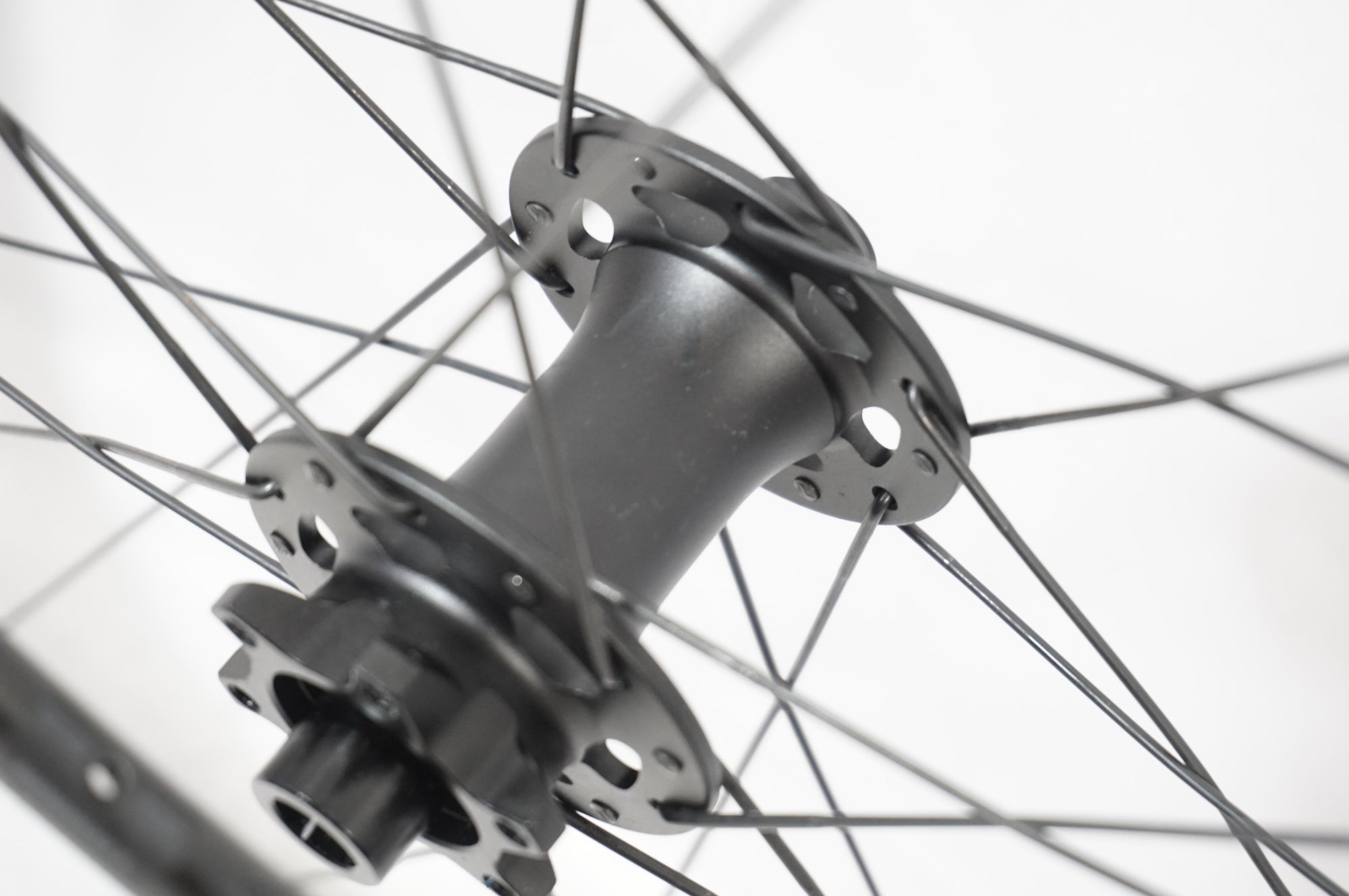 Yahoo!オークション - Alexrims Boondocks 5D 新品未使用 完成車