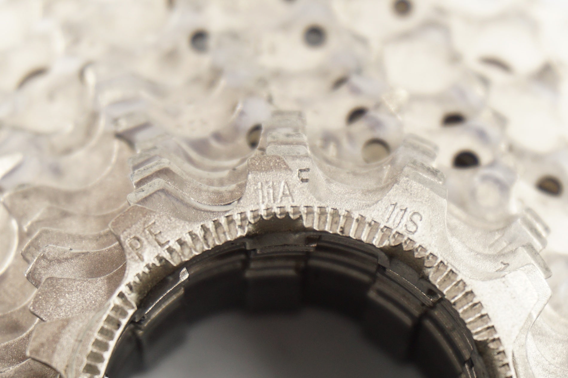 SHIMANO 「シマノ」 ULTEGRA CS-R8000 11-30T スプロケット