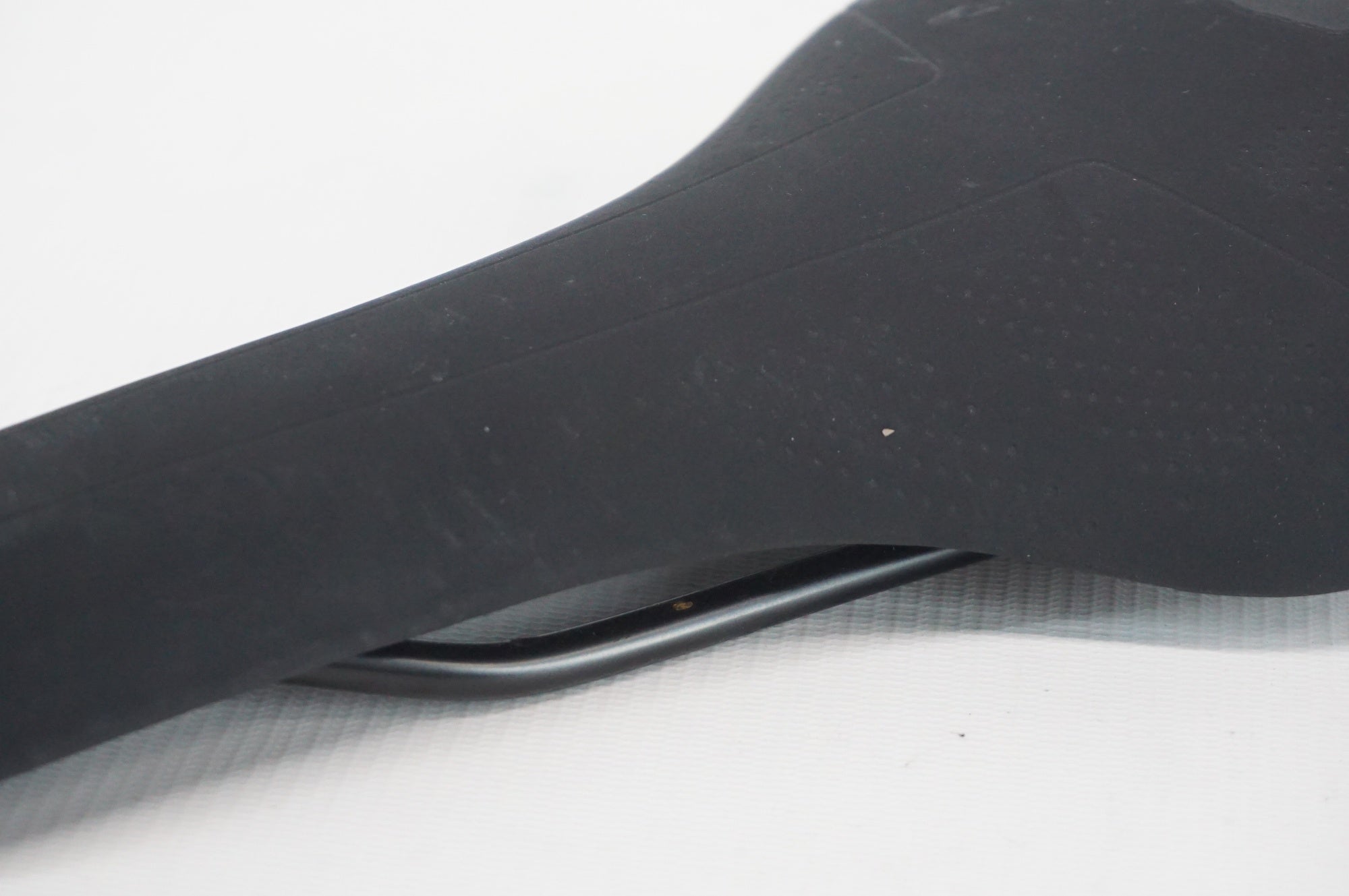 SELLE ROYAL 「セラロイヤル」 CANNONDALE サドル / 阪急塚口店