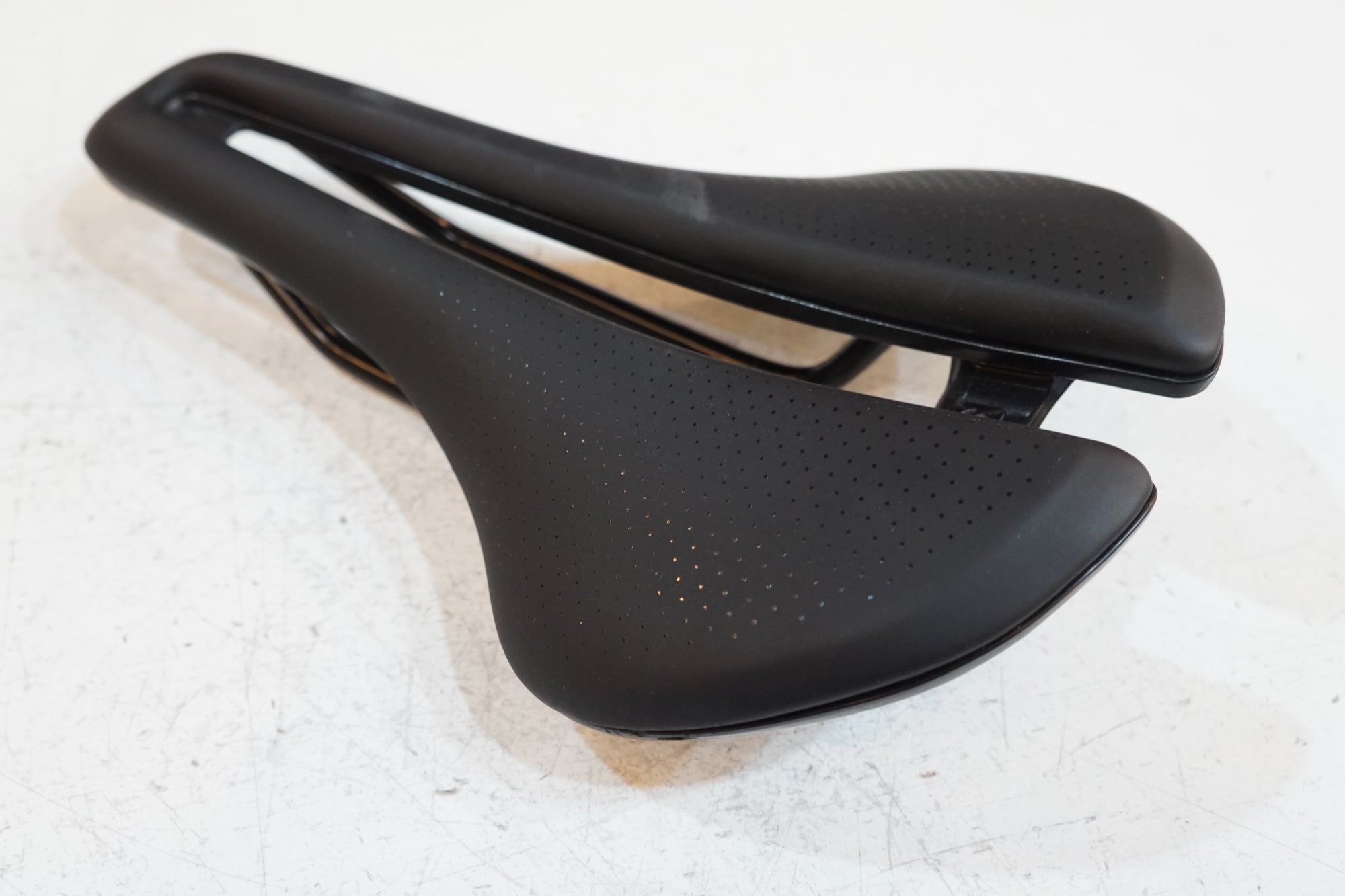 BONTRAGER 「ボントレガー」 AEOLUS COMP サドル / バイチャリ浦和ベース