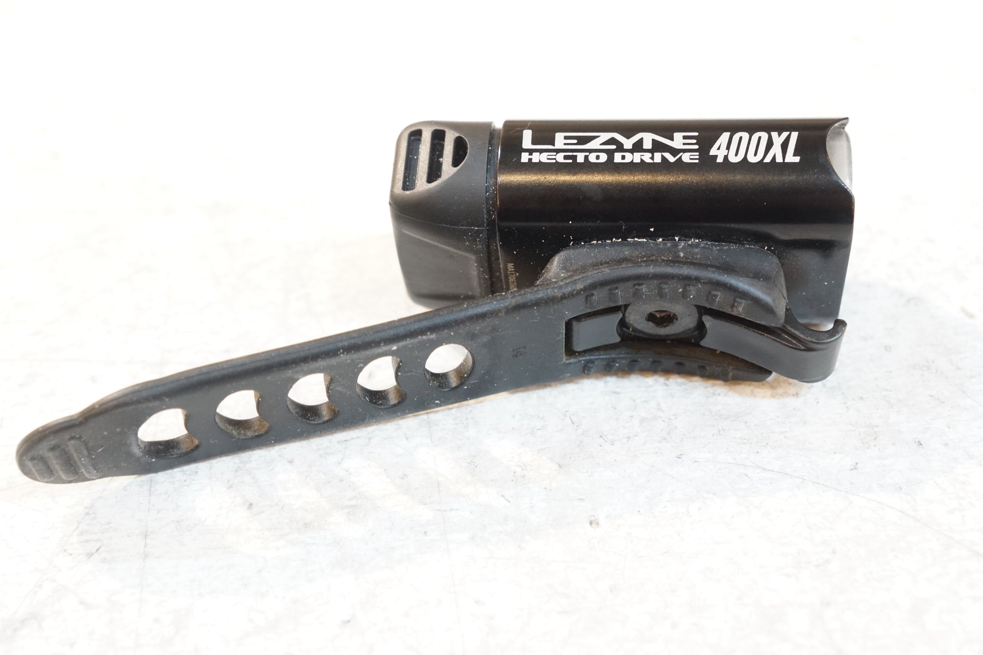 LEZYNE 「レザイン」 HECTO DRIVE 400XL フロントライト / バイチャリ