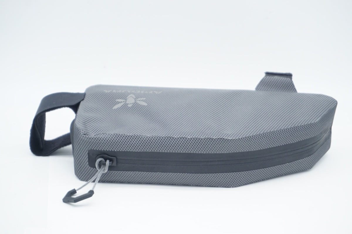 APIDURA 「アピデュラ」 トップチューブバック / 滋賀大津店