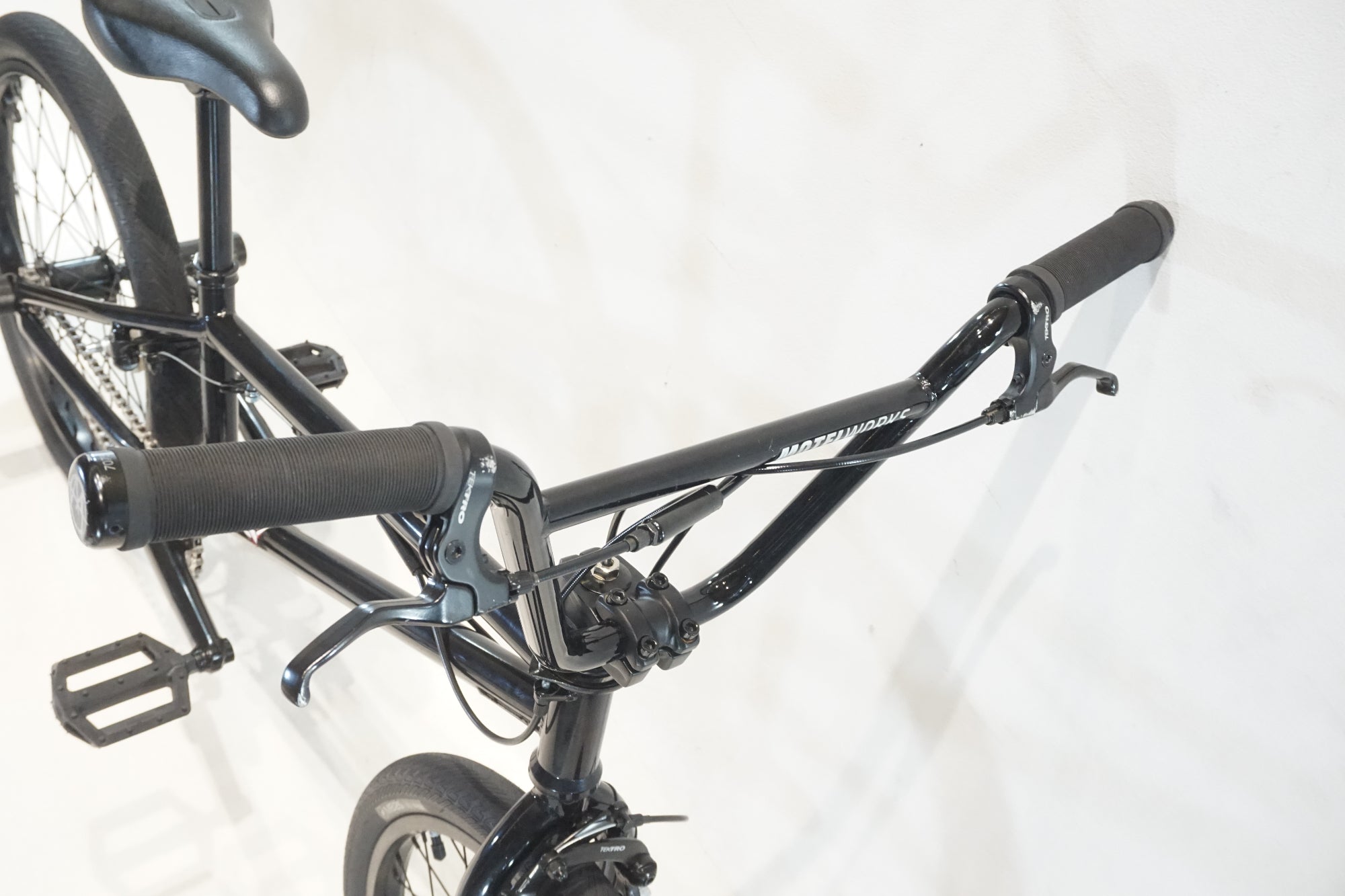 MOTELWORKS 「モーテルワークス」 AUX:E 2022年モデル 20インチ BMX / 横浜戸塚店