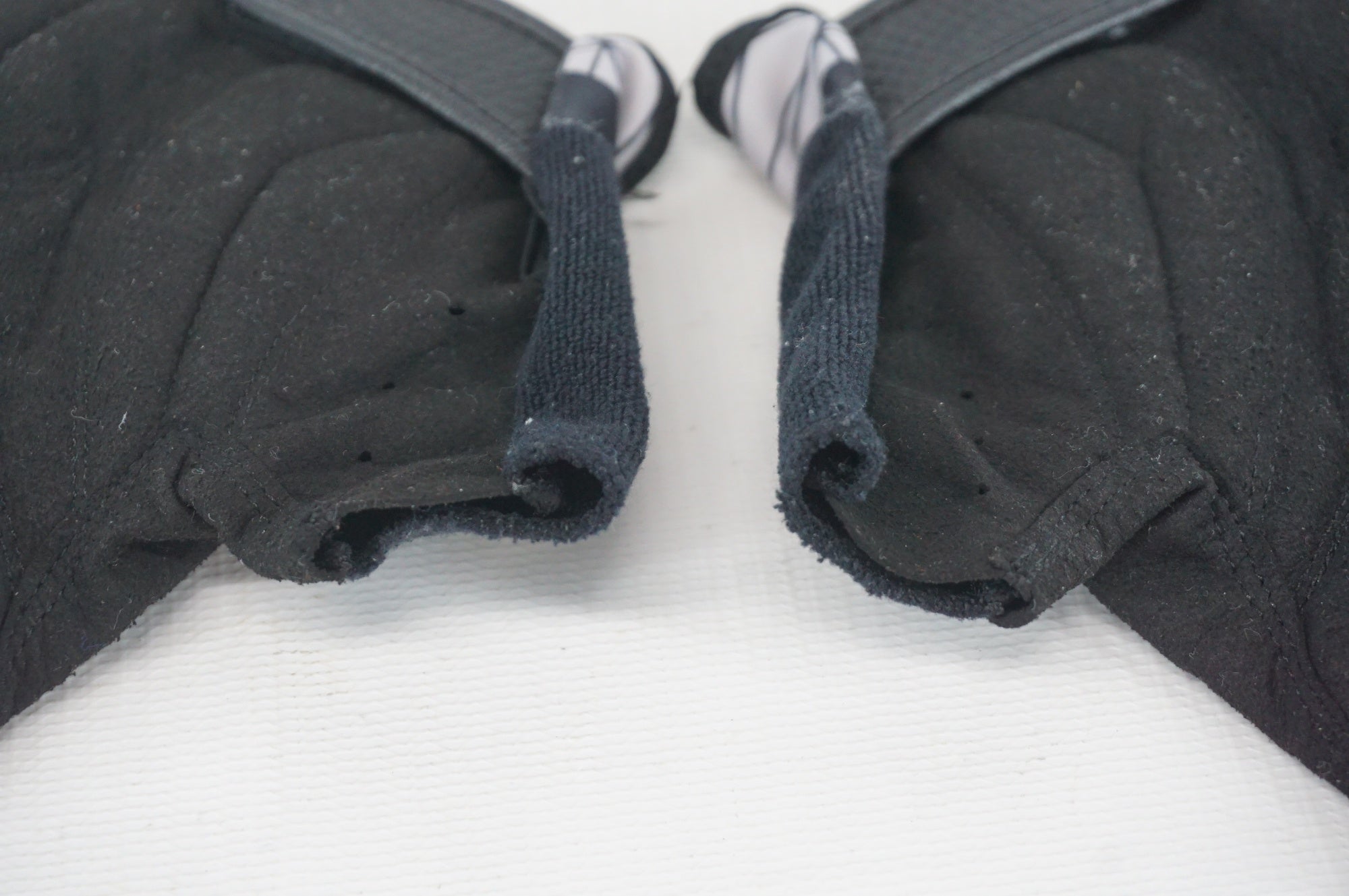 LE COQ SPORTIF 「ルコックスポルティフ」 Mサイズ 指切りグローブ / 阪急塚口店