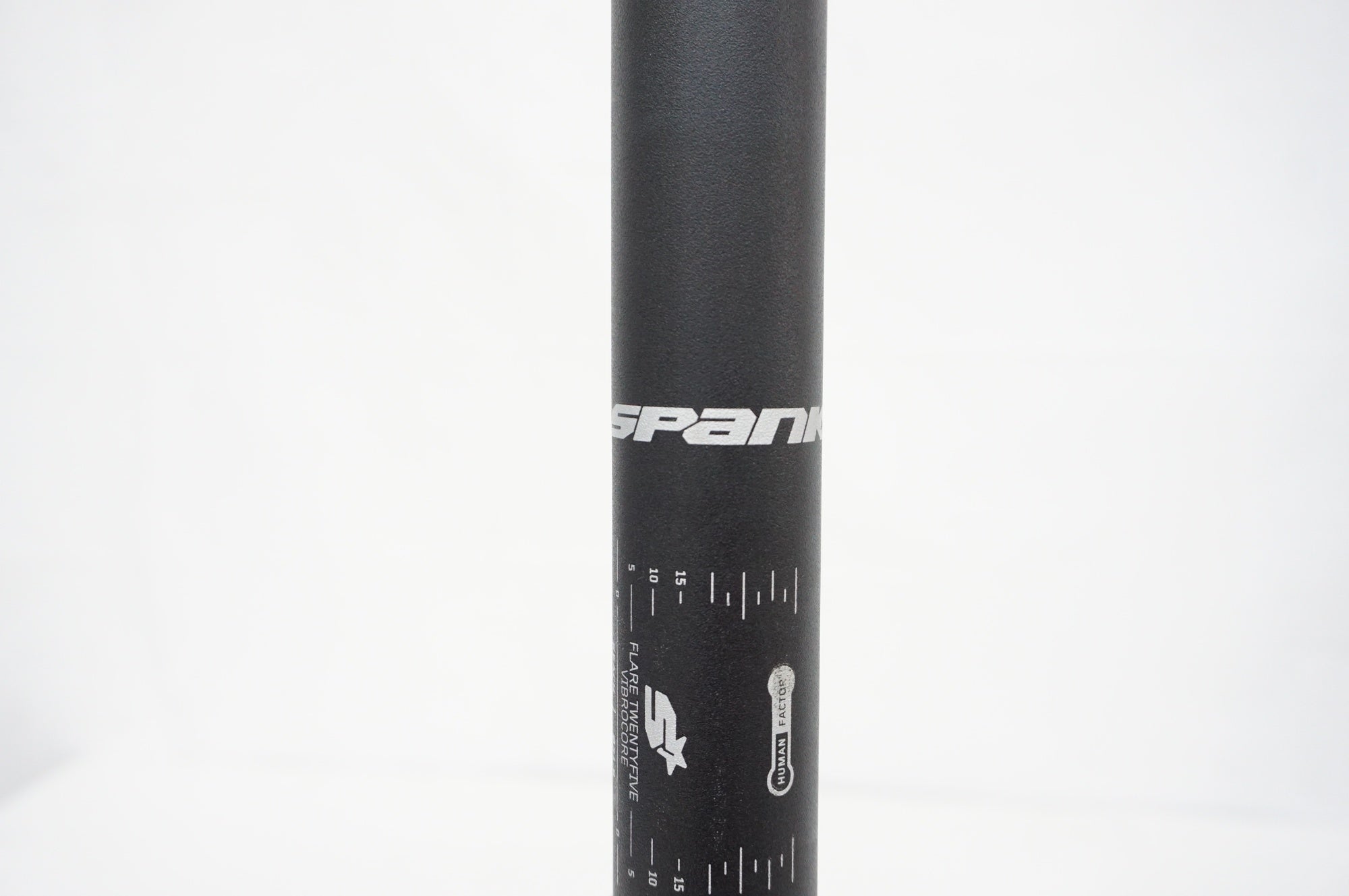 SPANK 「スパンク」 FLARE 25 VIBROCORE Φ31.8 420mm ハンドル / 阪急塚口店