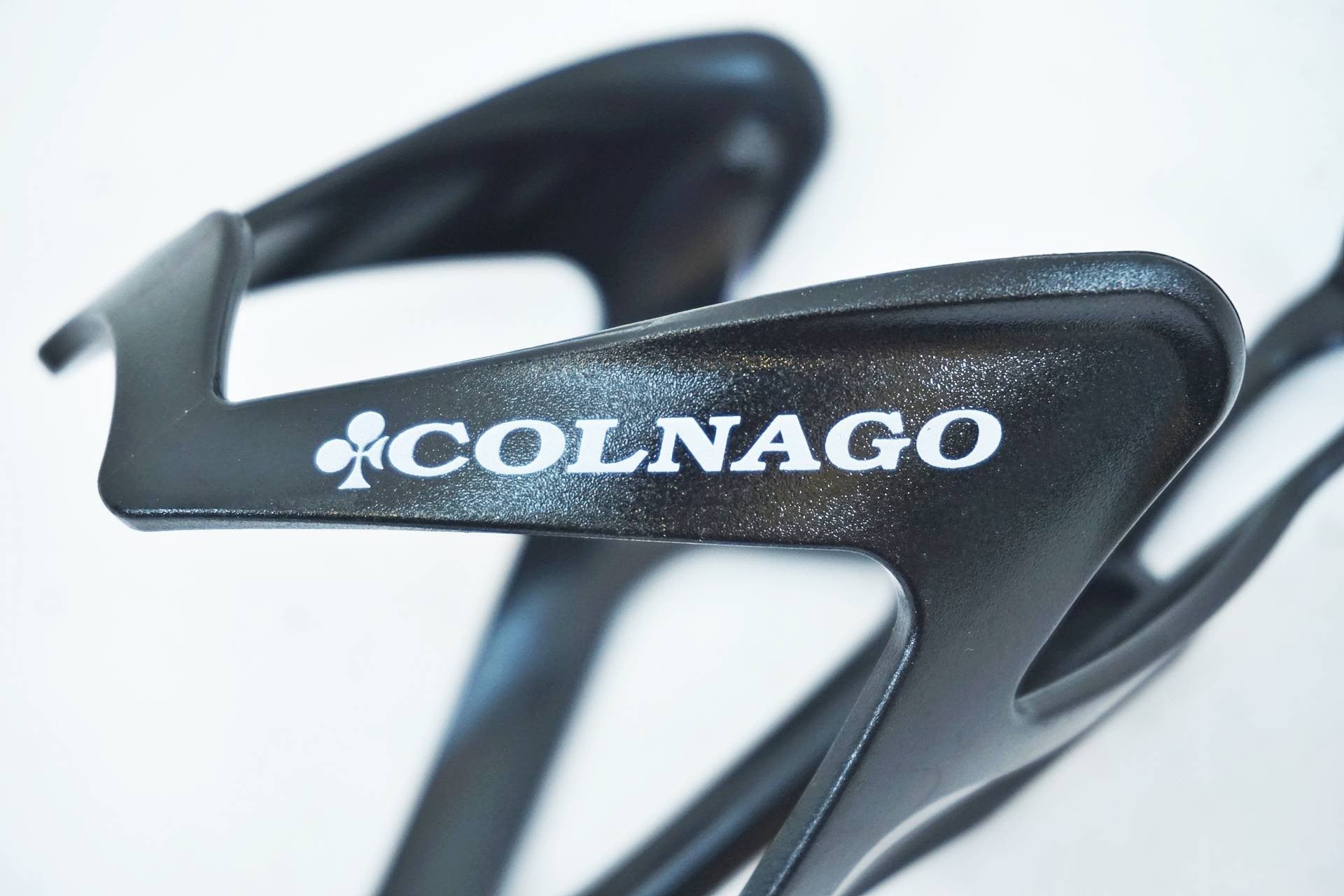 【ほぼ新品】COLNAGO純正カーボン製ボトルケージ 34g（2個セット） コルナゴ COLNAGO カーボン ボトルケージ 2個セット ブラック