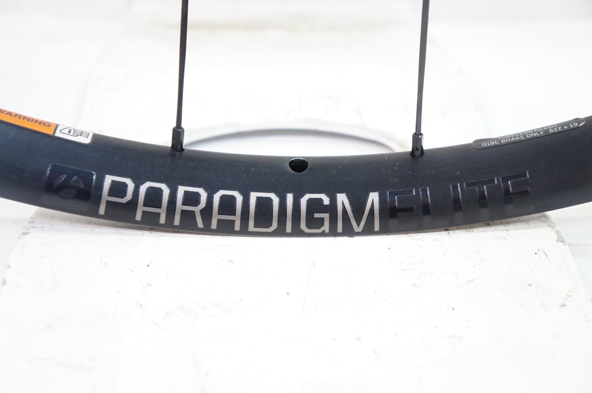 BONTRAGER 「ボントレガー」 PARADIGM ELITE TLR DISC シマノ 11/12速