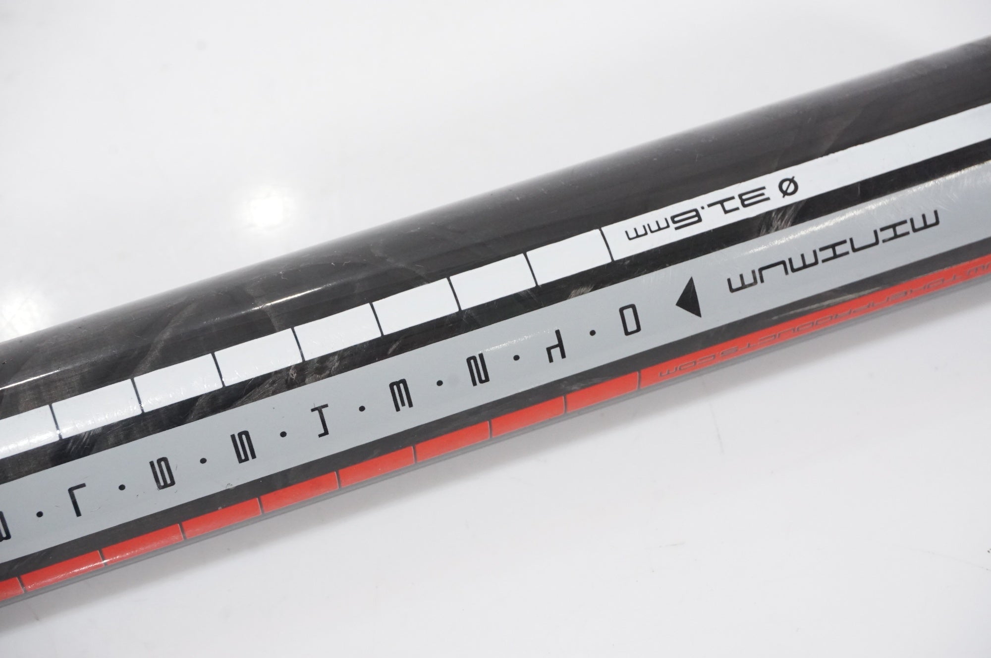 TOKEN 「トーケン」 カーボン φ31.6 約330mm シートポスト / AKIBA店