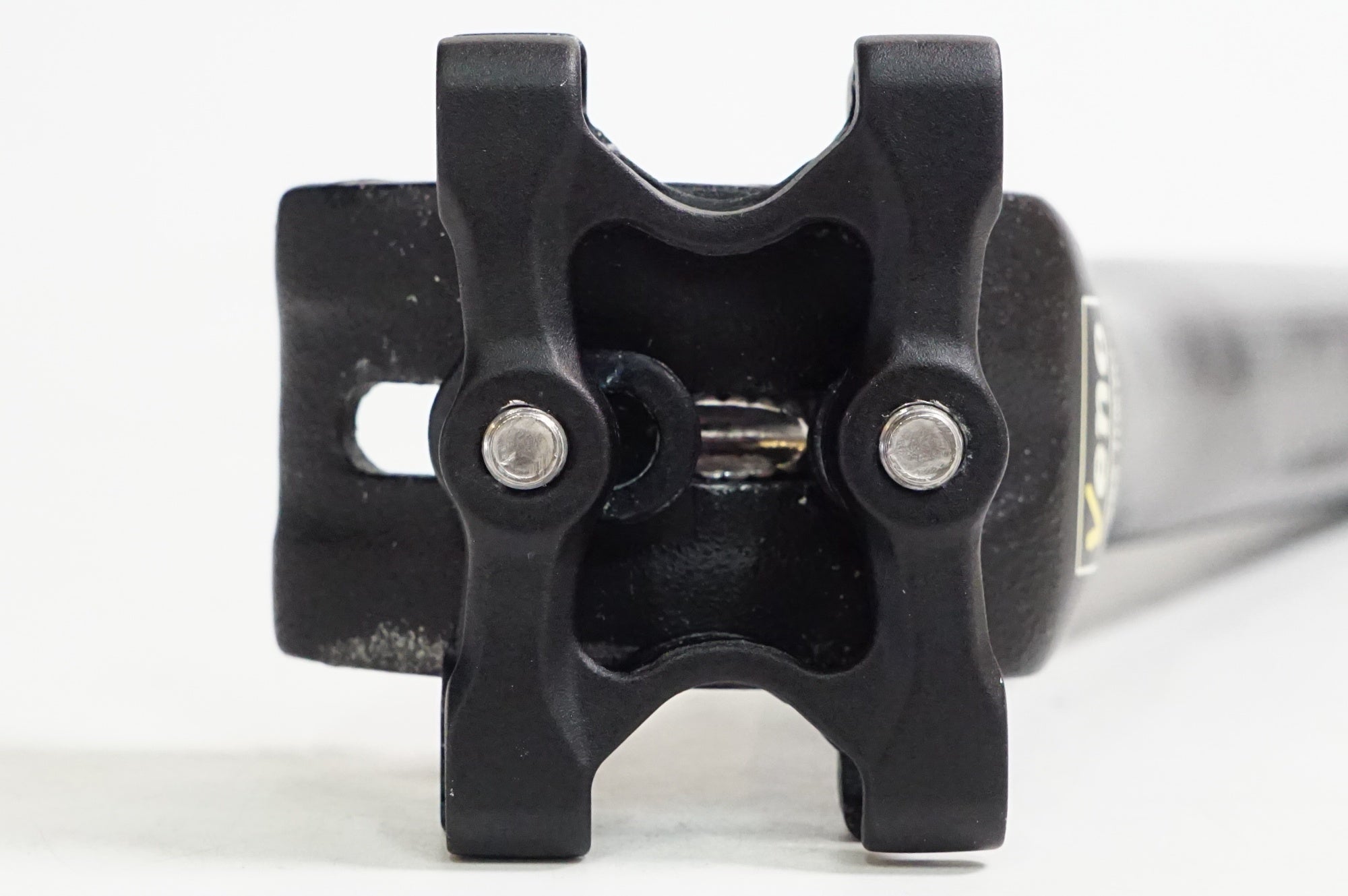 VENO 「ヴェノ」 モーションカーボン φ27.2 約250mm シートポスト